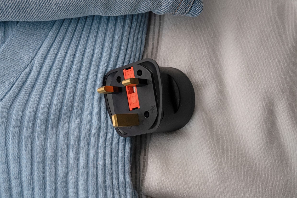 Brennenstuhl Reiseadapter »Typ F (Schutzkontakt) auf Typ G (Großbritannien)«