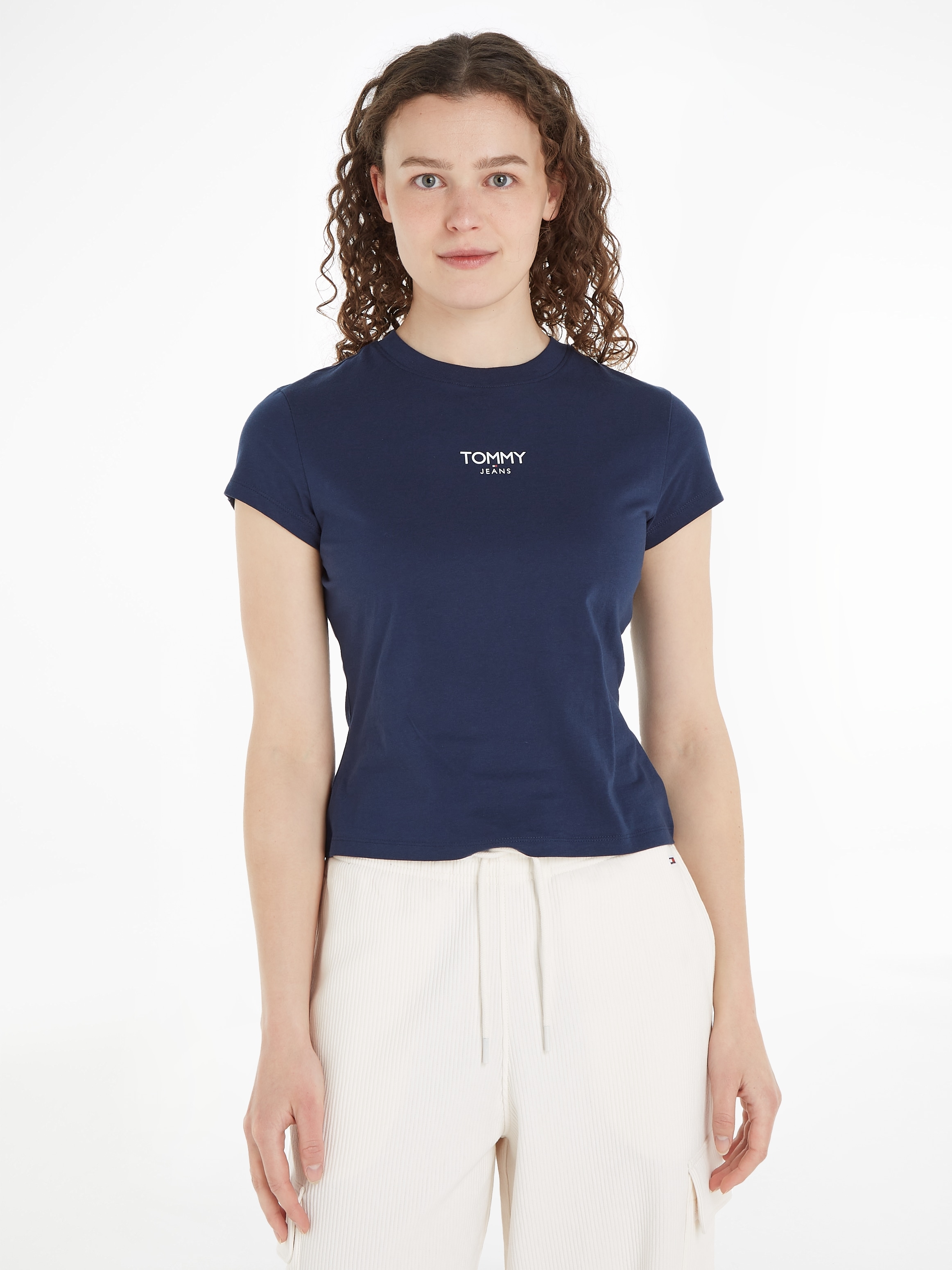 1 mit Tommy Tommy T-Shirt BBY LOGO SS«, ESSENTIAL Logo bestellen Jeans Jeans »TJW