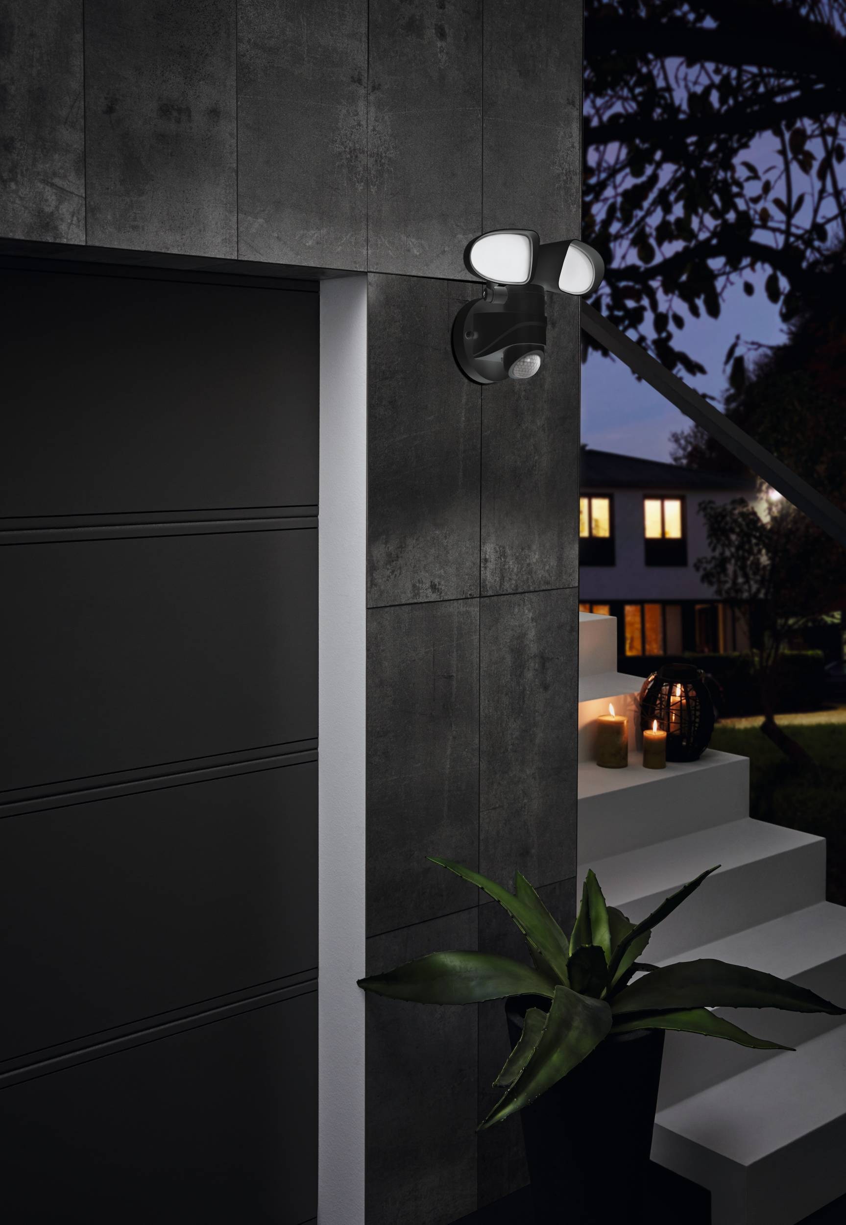 EGLO Wandleuchte »Pagino Wandlampe, Außenleuchte, Kunststoff, Außenstrahler, IP44, Lampe« LED-Modul 1 Stk. Kaltweiß Wand-/Deckenleuchte - L24,5 x H22 x AL18 cm - schwarz - 11,5W inkl.