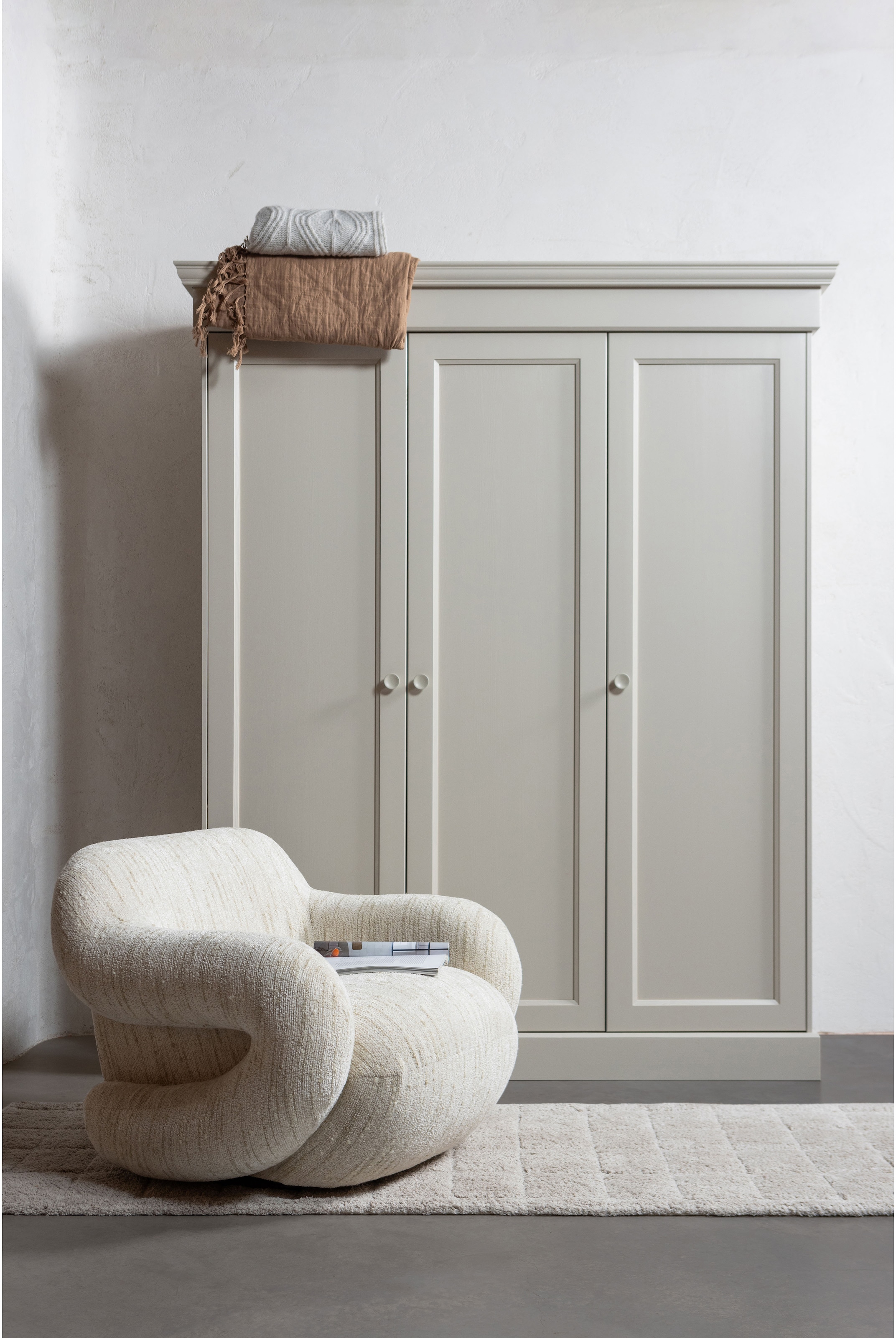 WOOOD Kleiderschrank »WOOOD OLIVIA KLEIDERSCHRANK KIEFER DUST [fsc]« Kleiderschrank Olivia, FSC-Kiefer, viel Stauraum, erweiterbar