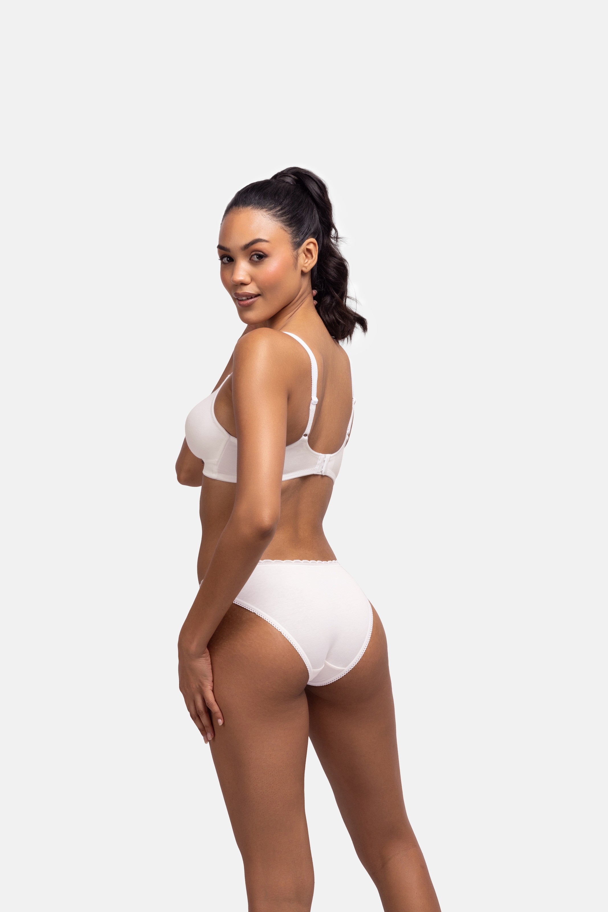 Dorina Slip »NAOMI-3PP«, (3er Pack), mit zarter Spitze verziert