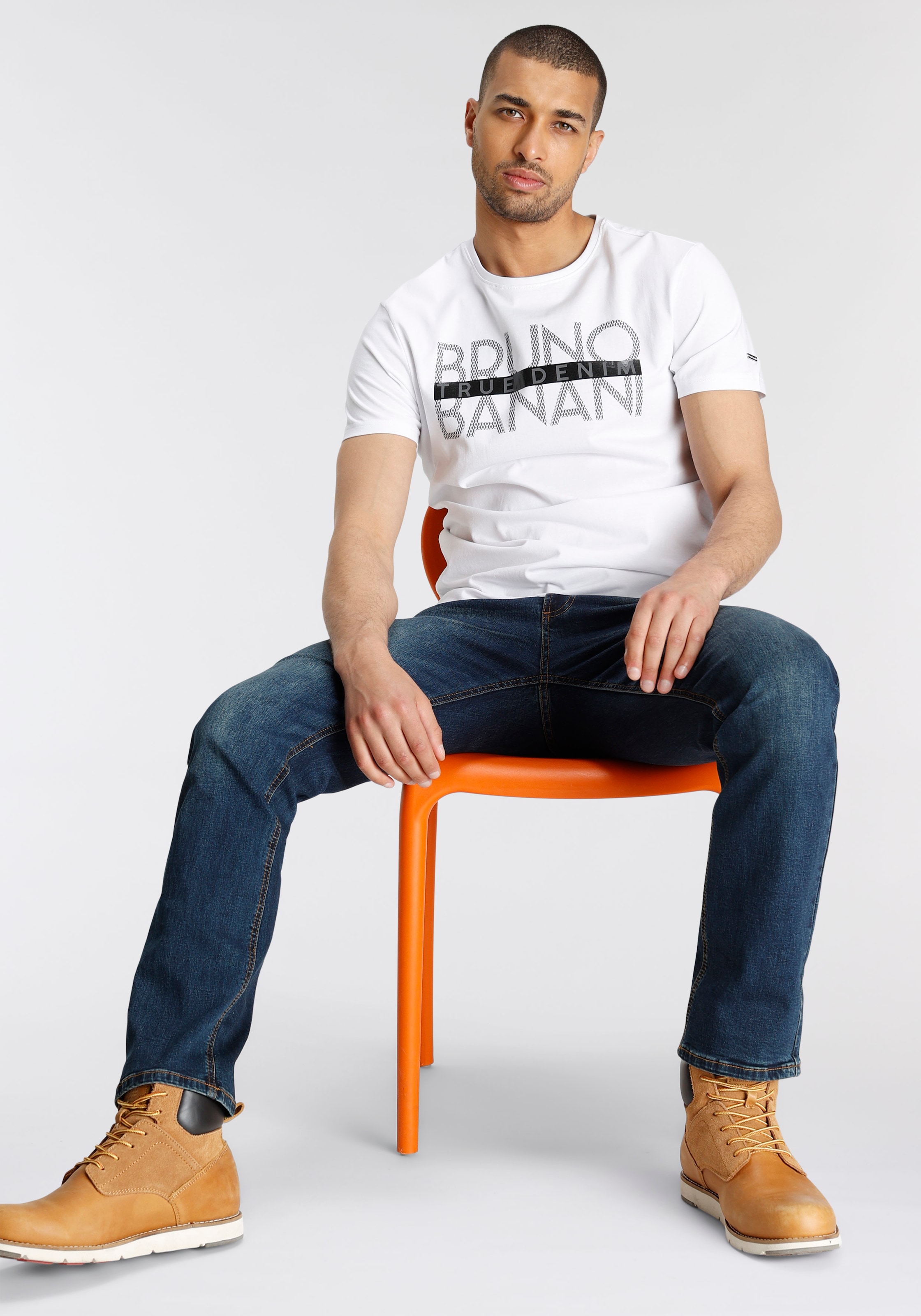 Bruno Banani T-Shirt, kurzärmelig, schmal geschnitten, bedruckt, aus Baumwolle
