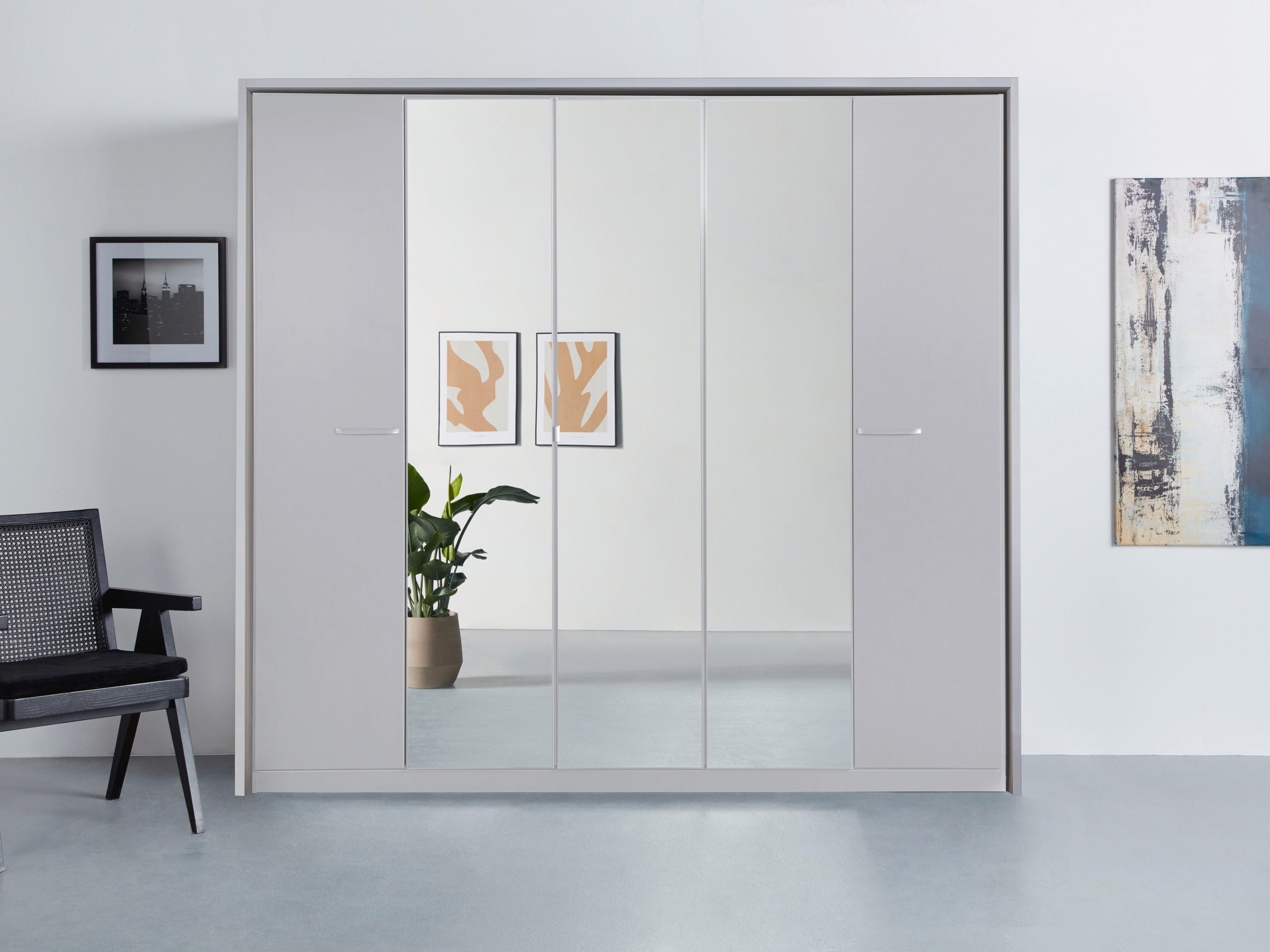 rauch Drehtürenschrank »Oteli«, mit Mittelspiegel und Passepartout optional mit Beleuchtung