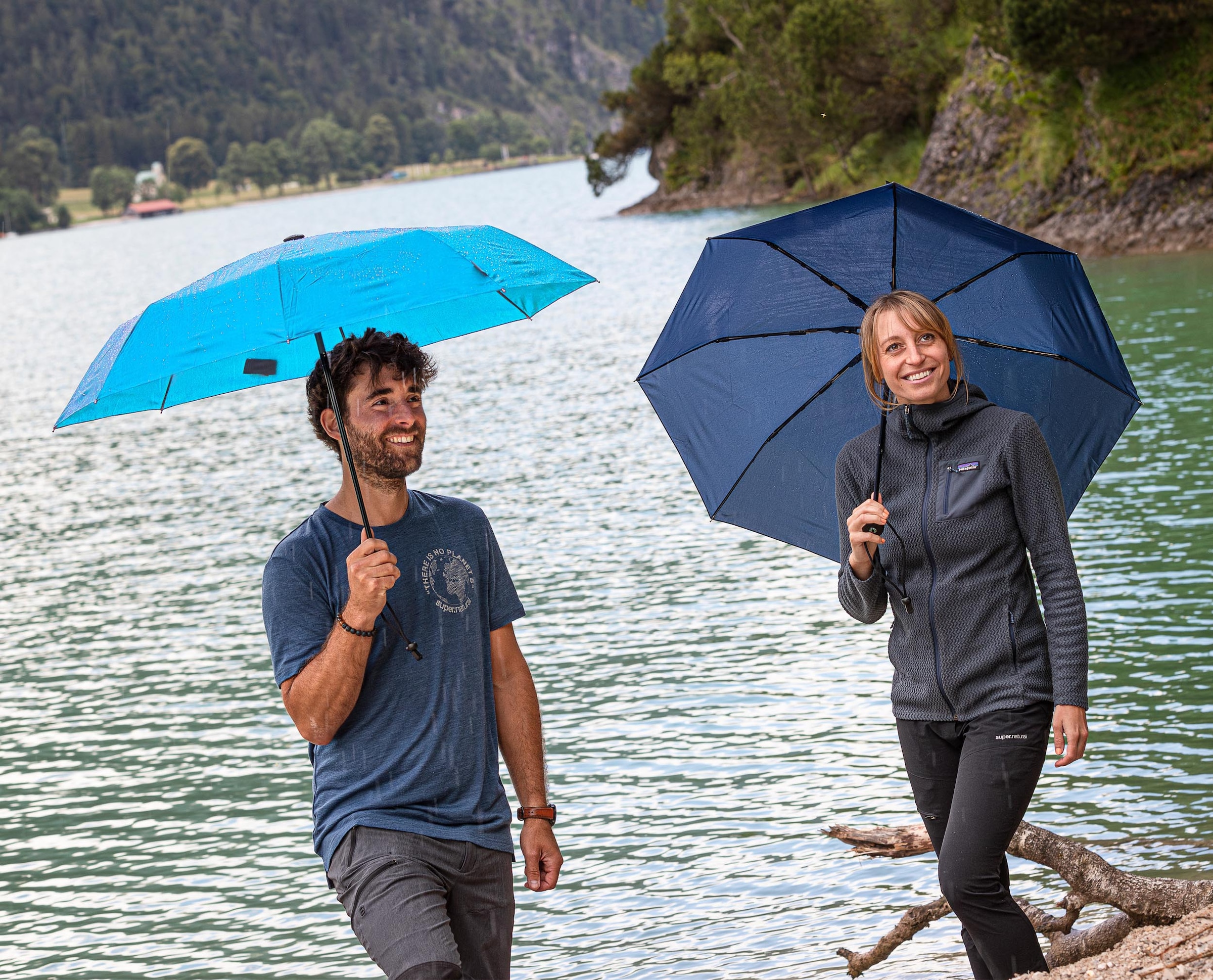 EuroSCHIRM® Taschenregenschirm »light trek«, kompakte Größe, mit integriertem Kompass im Griff