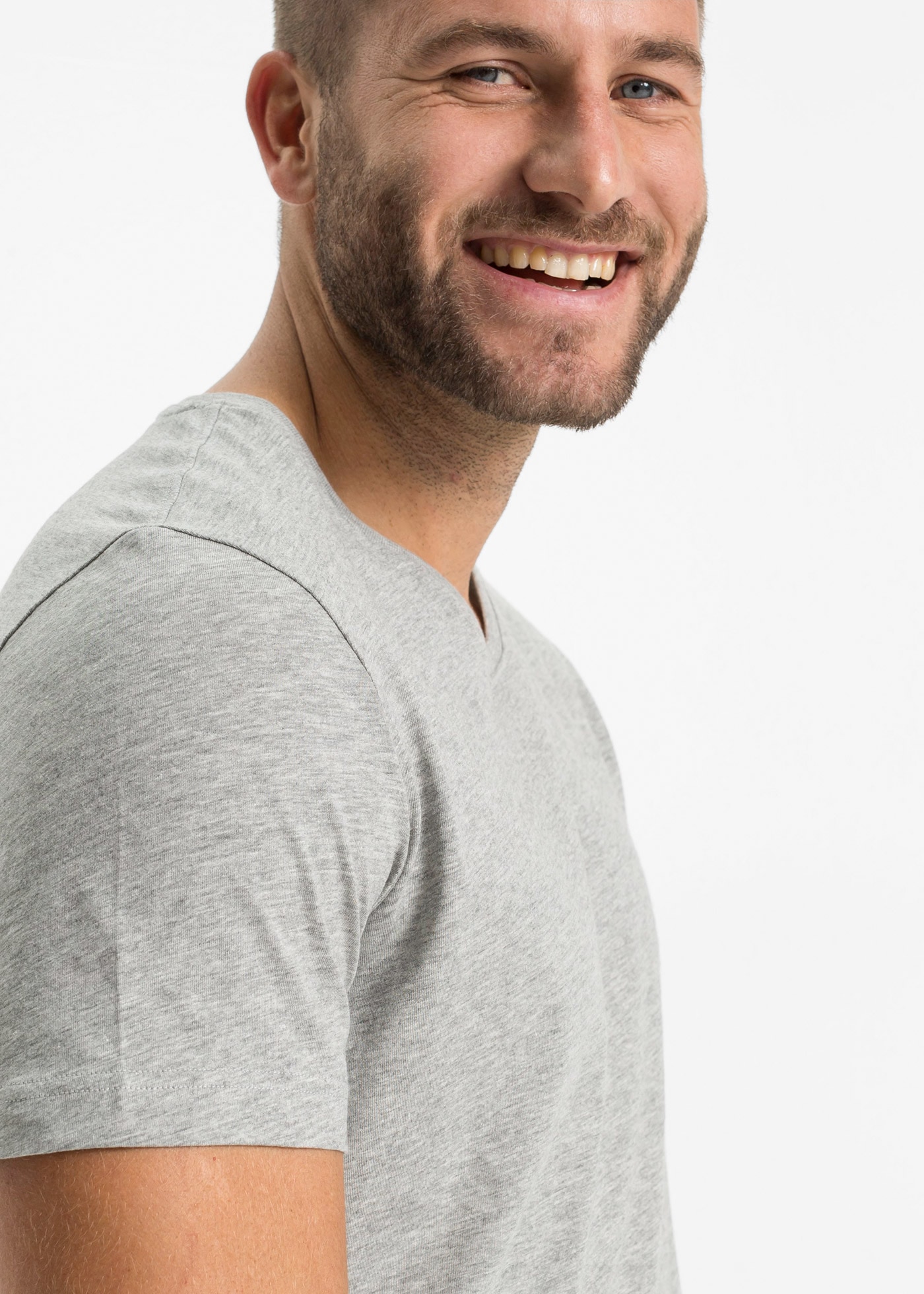 bonprix T-Shirt »T-Shirt mit V-Ausschnitt (3er Pack)« Packung, 3, 3 Stk. T-Shirt mit V-Ausschnitt (3er Pack)