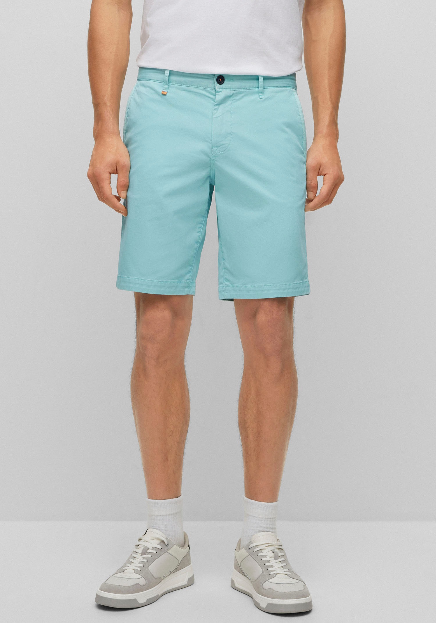 Bild von BOSS ORANGE Chinoshorts, mit BOSS Knopf am Zip-fly