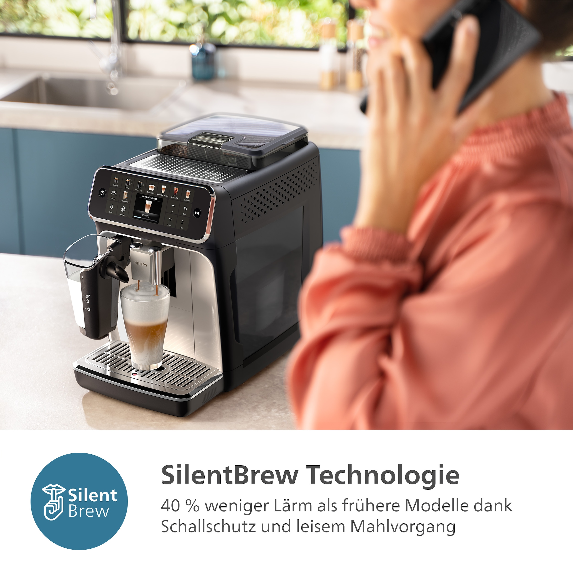 Philips Kaffeevollautomat »EP5547/90 5500 Series, 20 Kaffeespezialitäten (heiß oder eisgekühlt),«, LatteGo-Milchsystem, SilentBrew Technologie, Schwarz verchromt