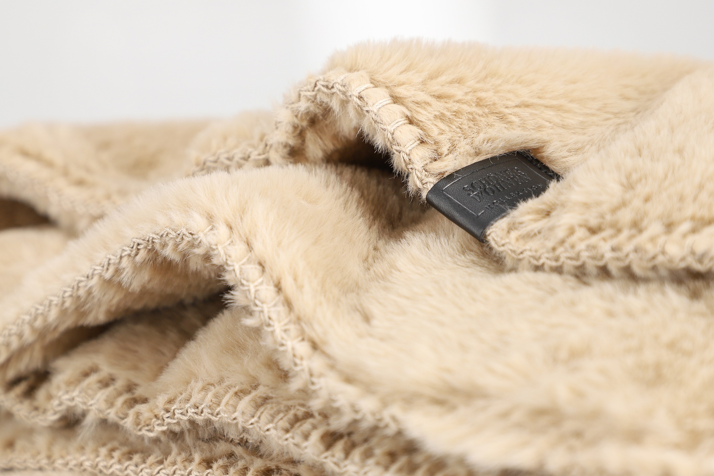 SCHÖNER WOHNEN-Kollektion Wohndecke »Chic« aus kuschligem Kunstfell günstig online kaufen