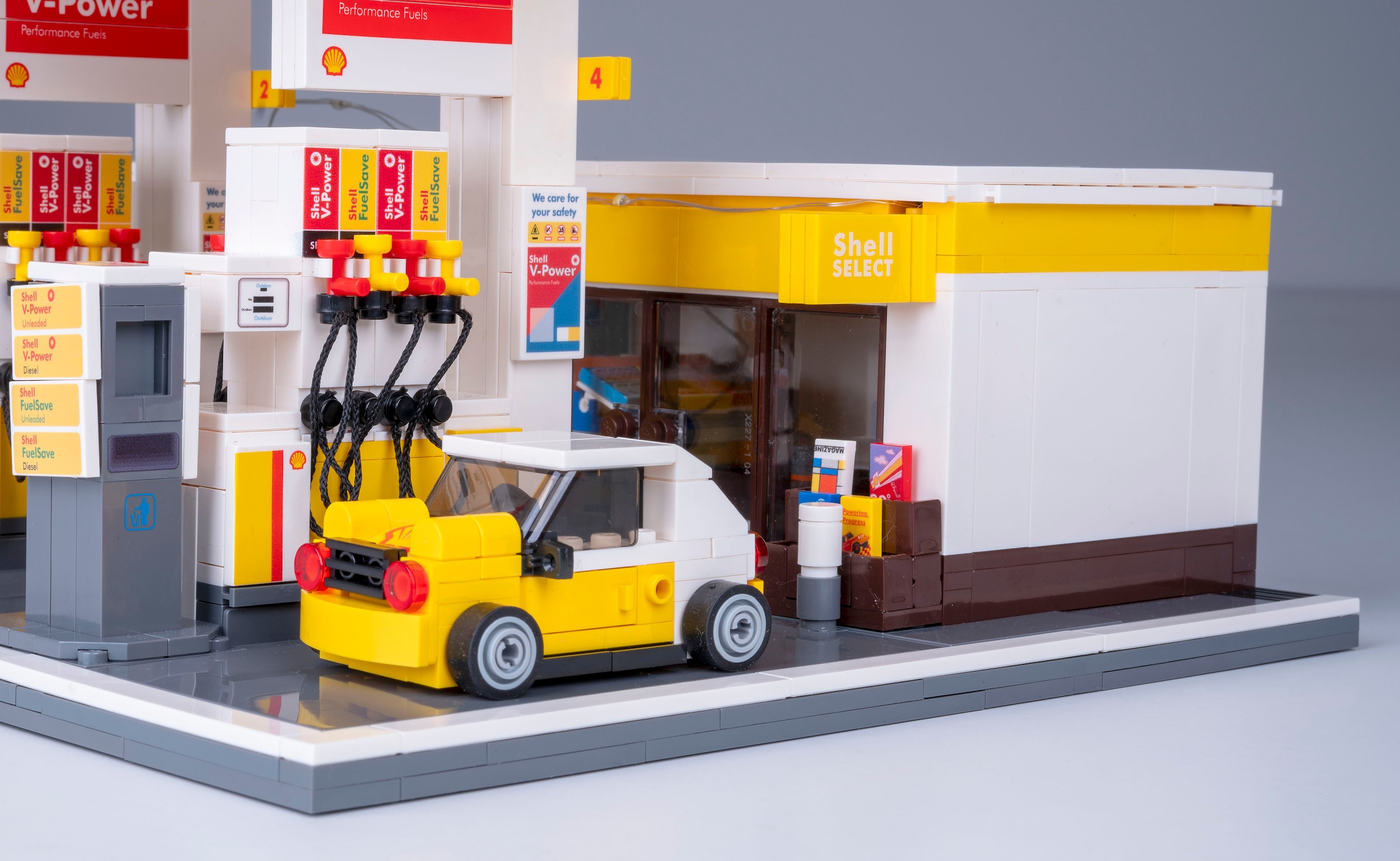 Jamara Konstruktions-Spielset »CaDA, Bricks, Shell Tankstelle mit Shop und Waschanlage (402857)« mit LED Licht