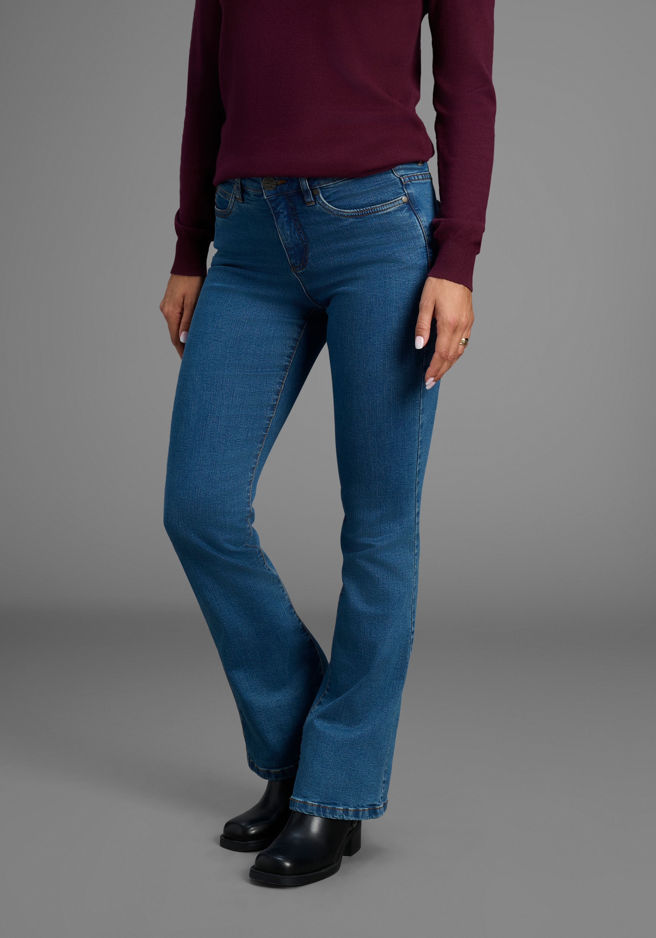 Arizona Bootcut-Jeans »Comfort-Fit«, ausgestellte Beinform, mit Eingrifftaschen, High-Waist