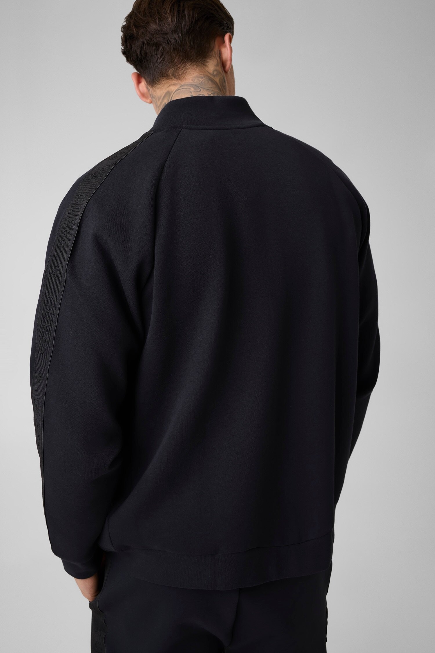 Guess Sweatjacke »THOR« Stehkragen, Regular Fit, Reißverschlusstaschen