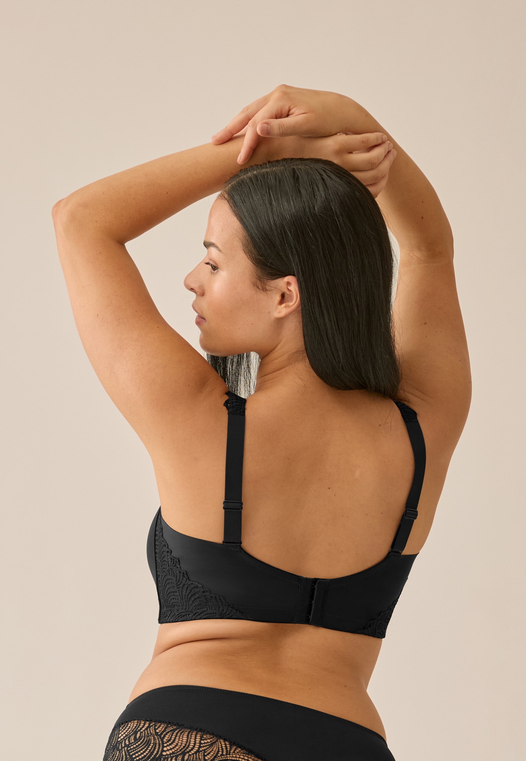 Naturana Bügelloser BH, vorgeformte Cups, breite Träger, ohne Bügel, mit Spitze, bequem