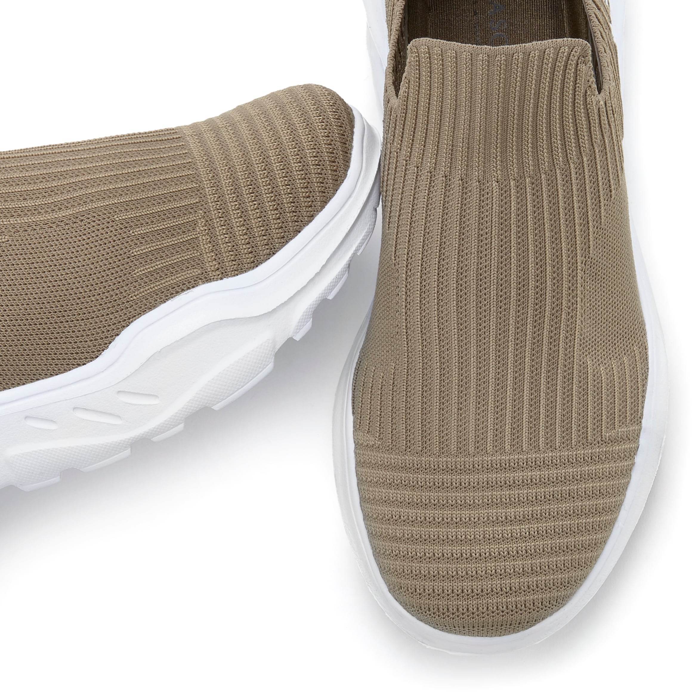 LASCANA Sneaker, Freizeitschuh, Halbschuh,Slipper,elastisches Mesh, leichte Sohle VEGAN