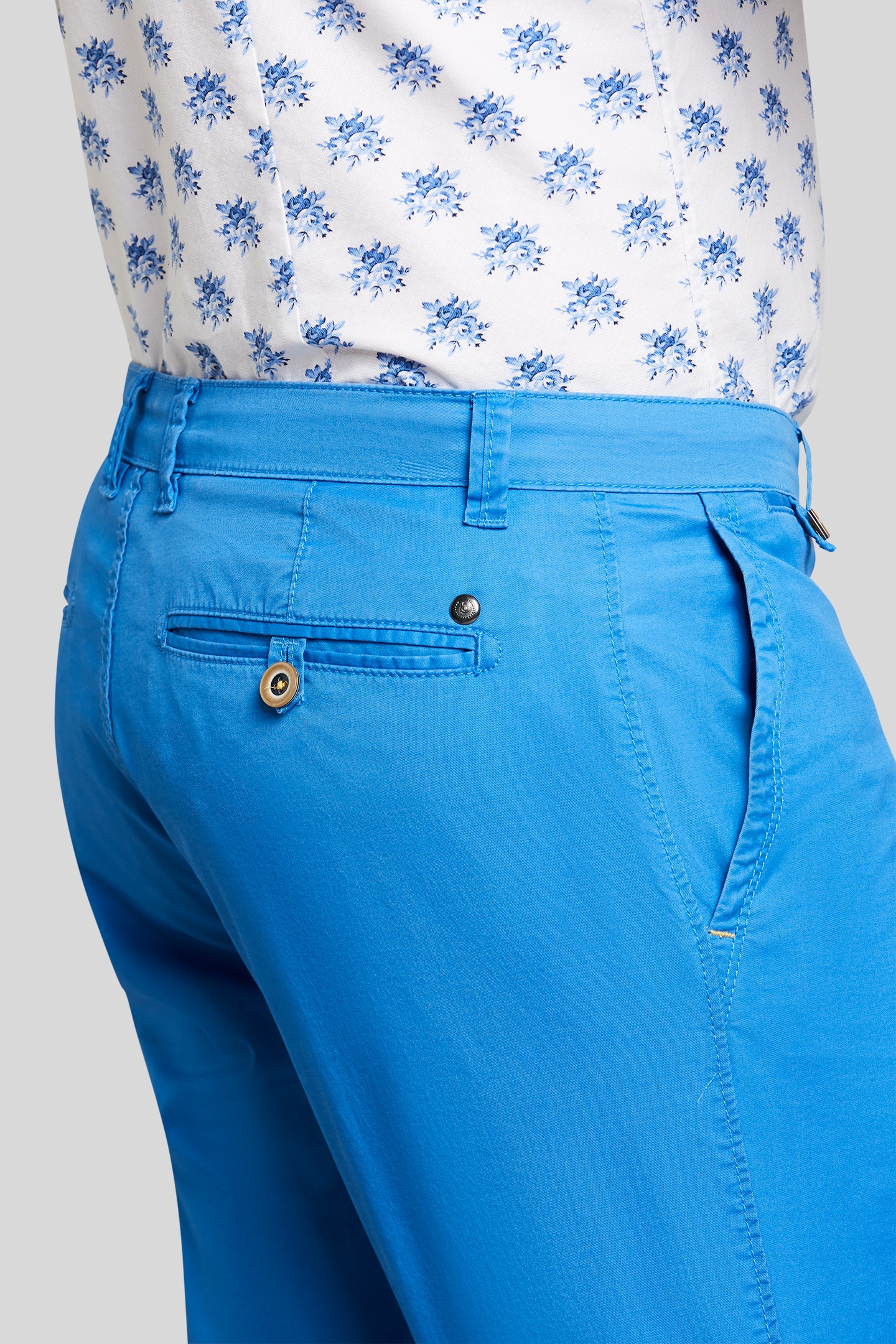 4. Bild von bugatti Shorts