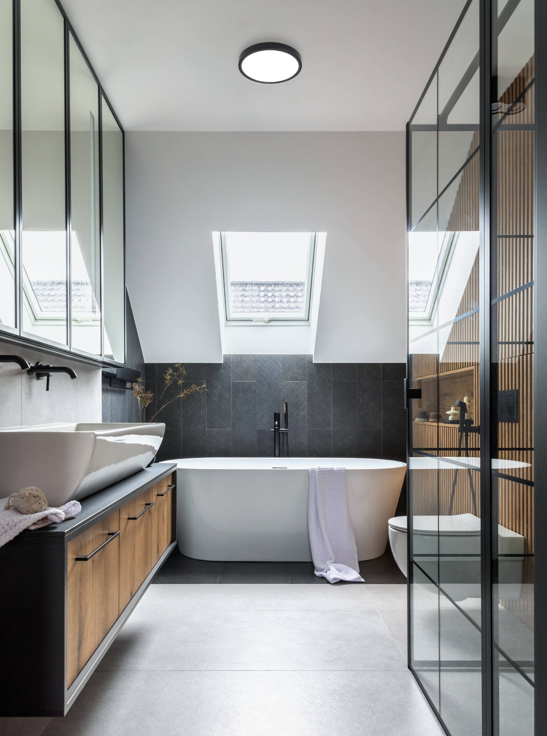 EGLO Aufbauleuchte »Fueva 5 Deckenleuchte, Deckenbeleuchtung, schwarz, weiß, Aufbaulampe« LED-Modul 1 Stk. Warmweiß Ø 28,5 cm, Aufbauleuchte, Bad-Deckenlampe, LED Aufbaulampe, IP44