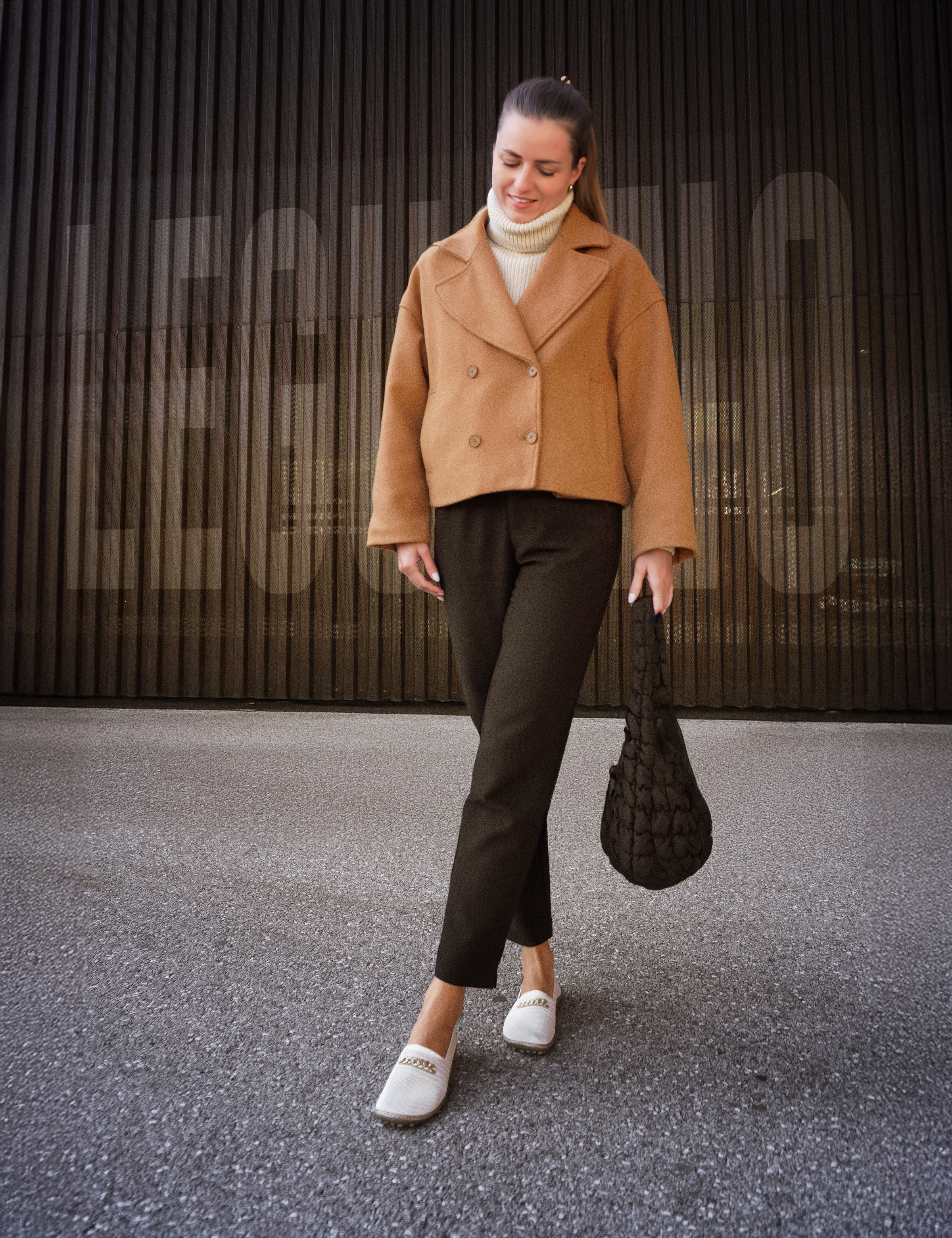 Leguano Barfußschuh »LADY FAMOUS«  Flats, Ballerina, Bequemschuh mit goldfarbener Zierkette