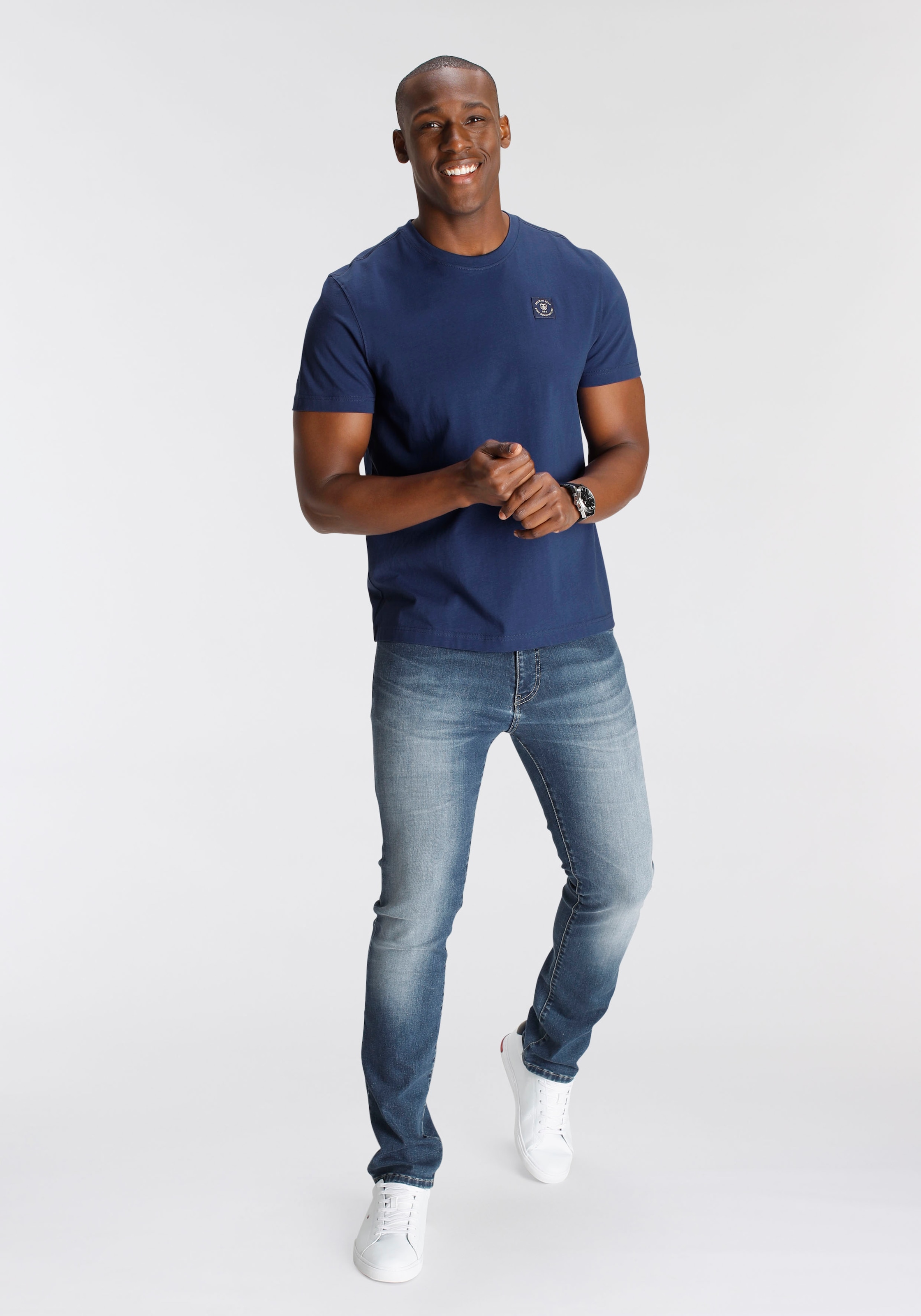 DELMAO Rundhalsshirt Kurzarm,  Regular Fit,  basic,  aus 100% Baumwolle
