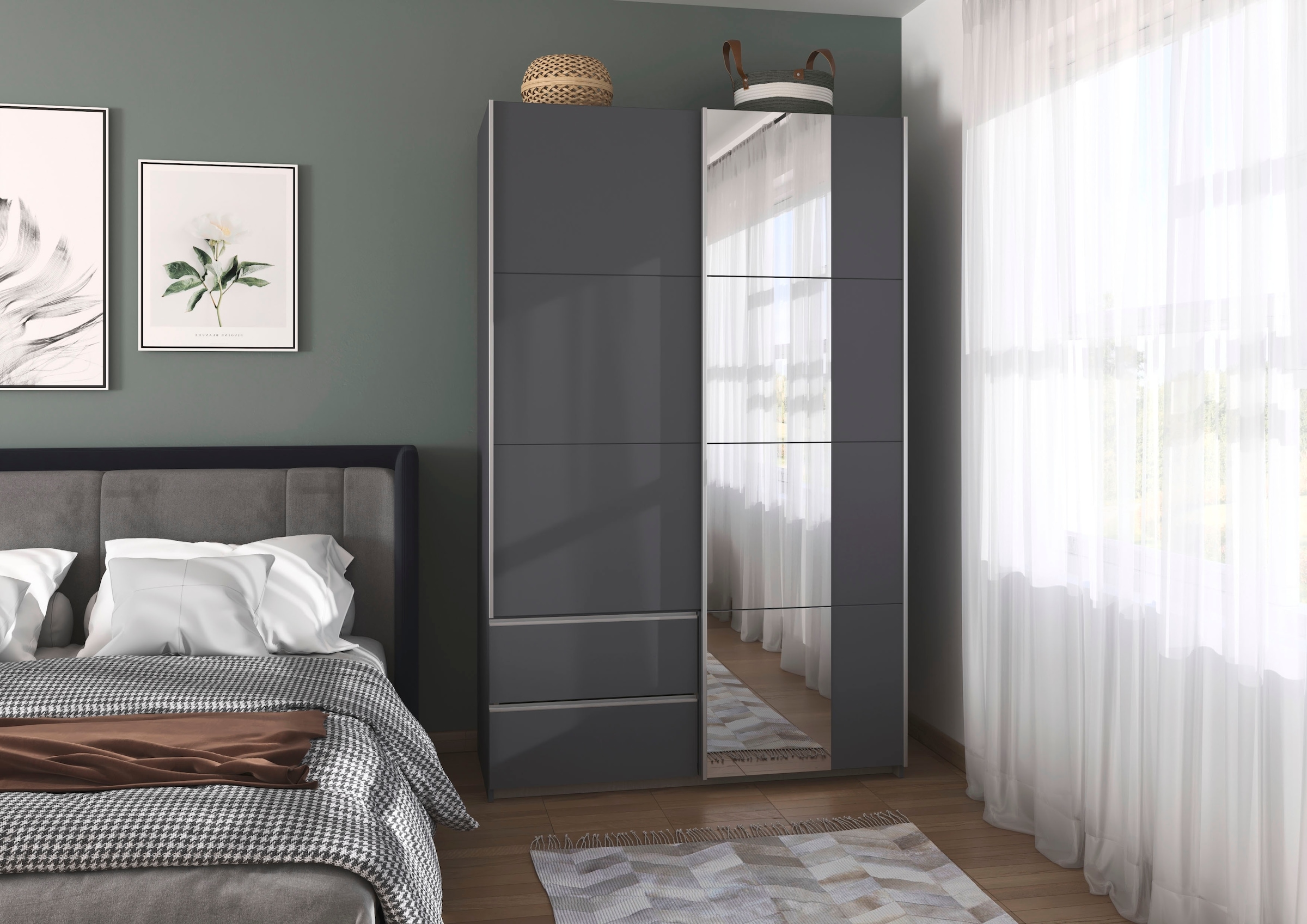 rauch Schwebetürenschrank »Kleiderschrank Schrank Garderobe Wäscheschrank SEVILLA mit Spiegel«, (in 3 verschiedenen Ausstattungen BASIC/CLASSIC/PREMIUM), Metall-Griffleisten alufarben oder Graumetallic MADE IN GERMANY