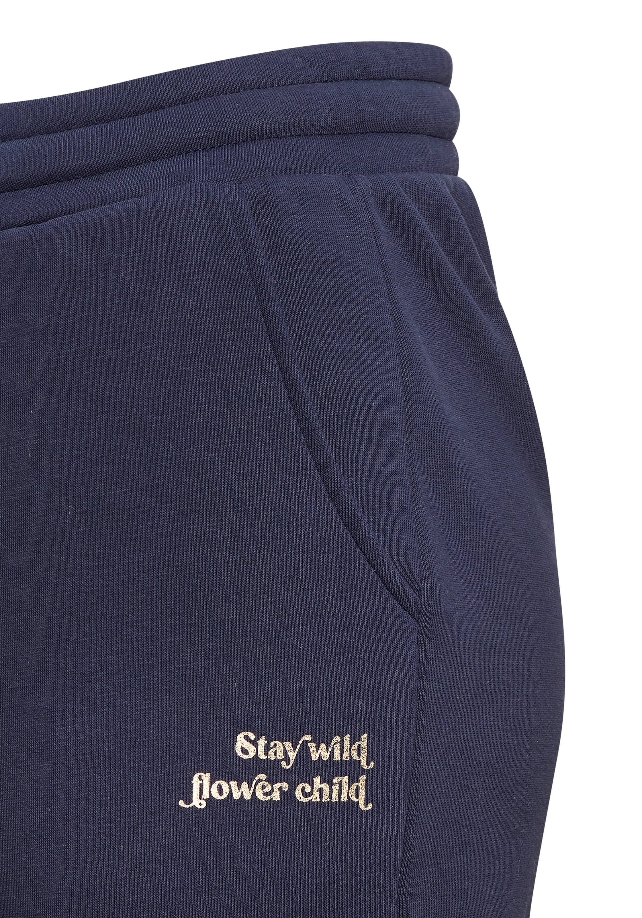 LASCANA Sweathose  mit glänzenden Foliendruck, Loungewear