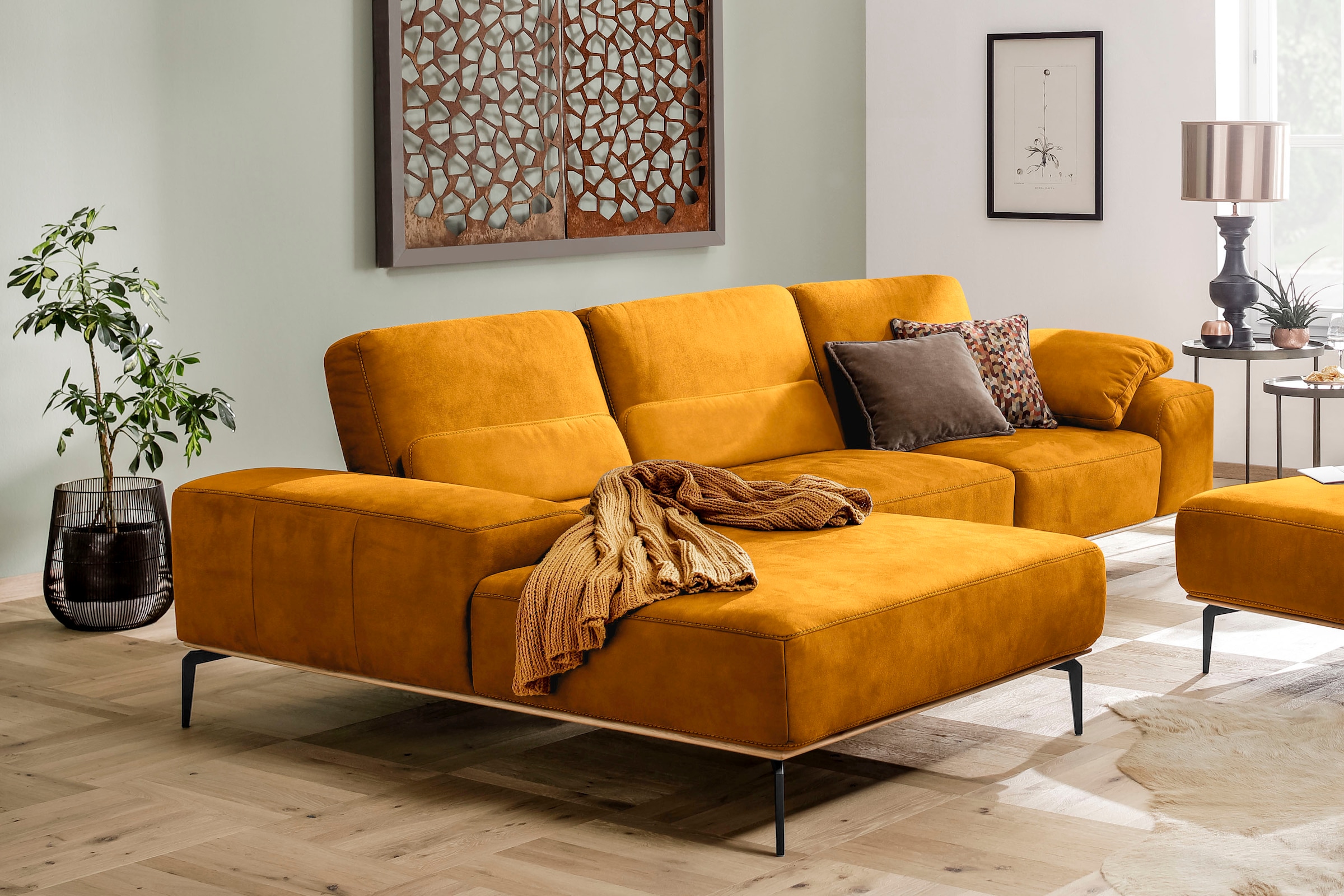 W.SCHILLIG Ecksofa »run, Designsofa mit tollem Sitzkomfort, bequem, L-Form«, mit Holzsockel, Füße in Schwarz pulverbeschichtet, Breite 319 cm