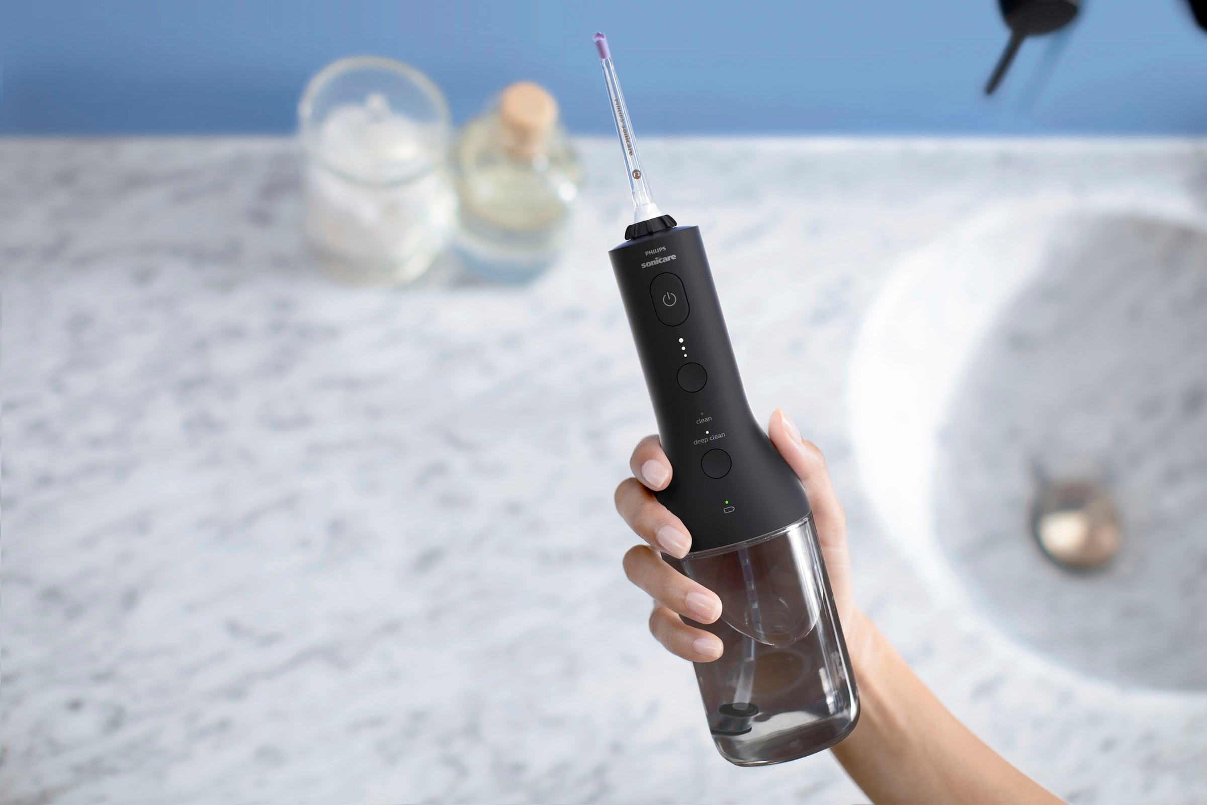 Philips Sonicare Munddusche »kabelloser Power Flosser 3000 HX3826«, 2 St. Aufsätze}, Quad Stream-Technologie, 2 Modi für die Reinigung, 3 Intensitätsstufen