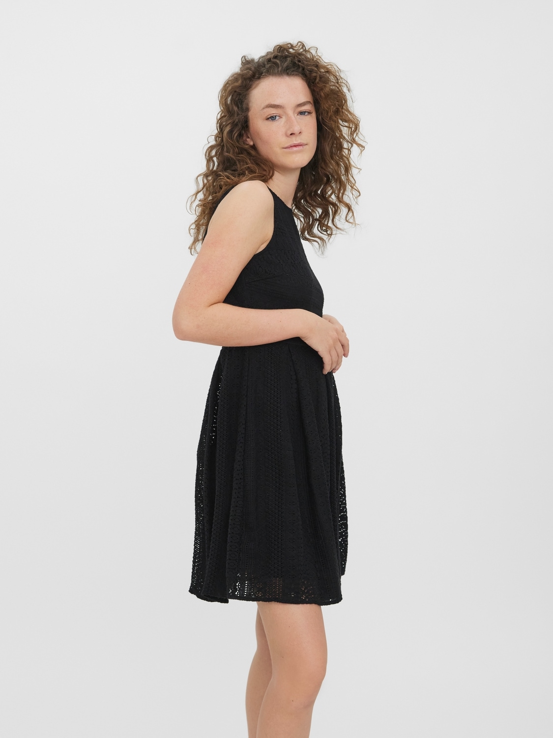 Vero Moda Minikleid »VMHONEY LACE S/L O-NECK SHORT DRESS WVN«, Sommerkleid