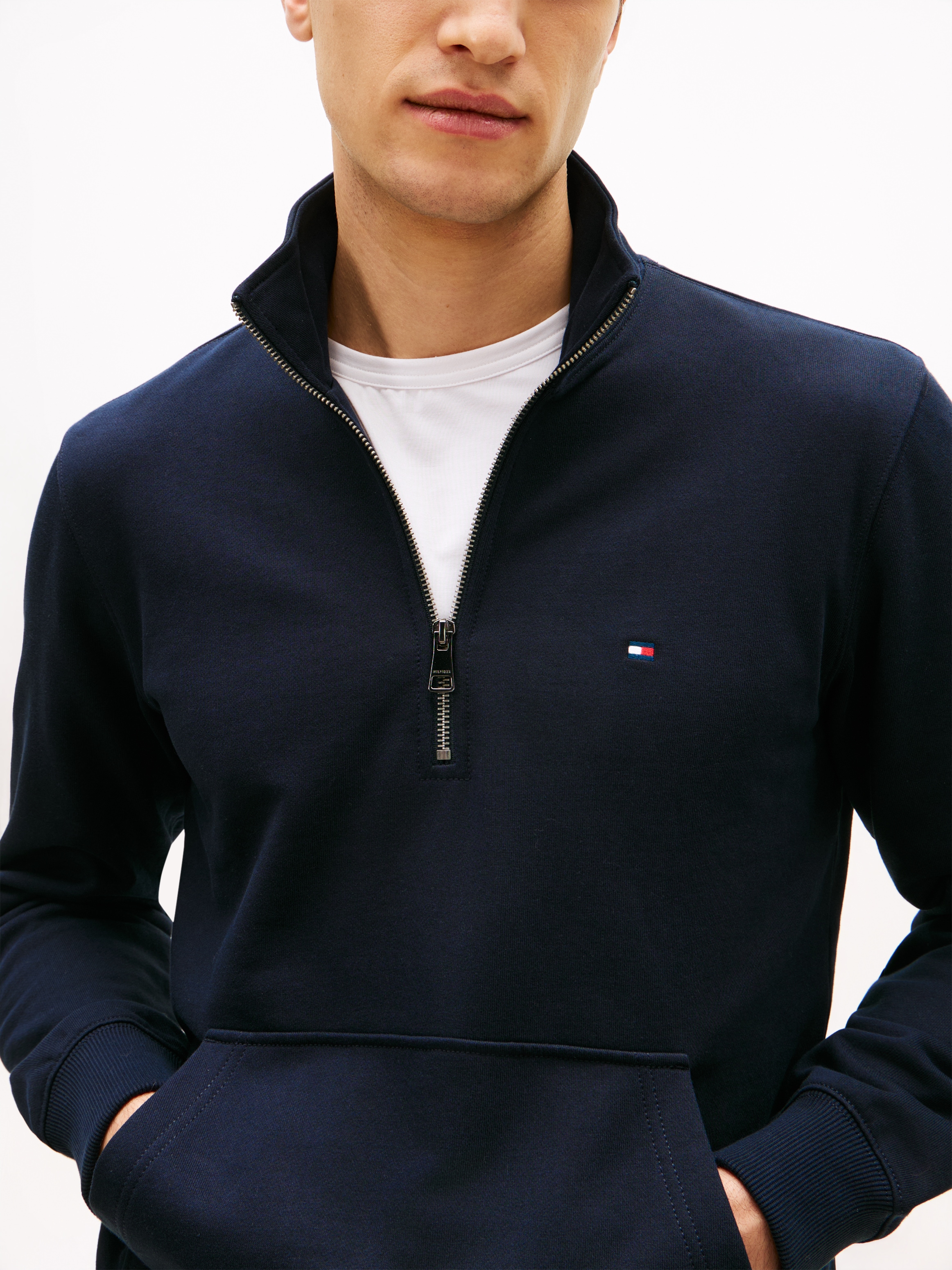 Tommy Hilfiger Sweatshirt »ESSENTIAL TERRY NEW 1/4 ZIP«, Quarter-Zip aus Terry mit Flag
