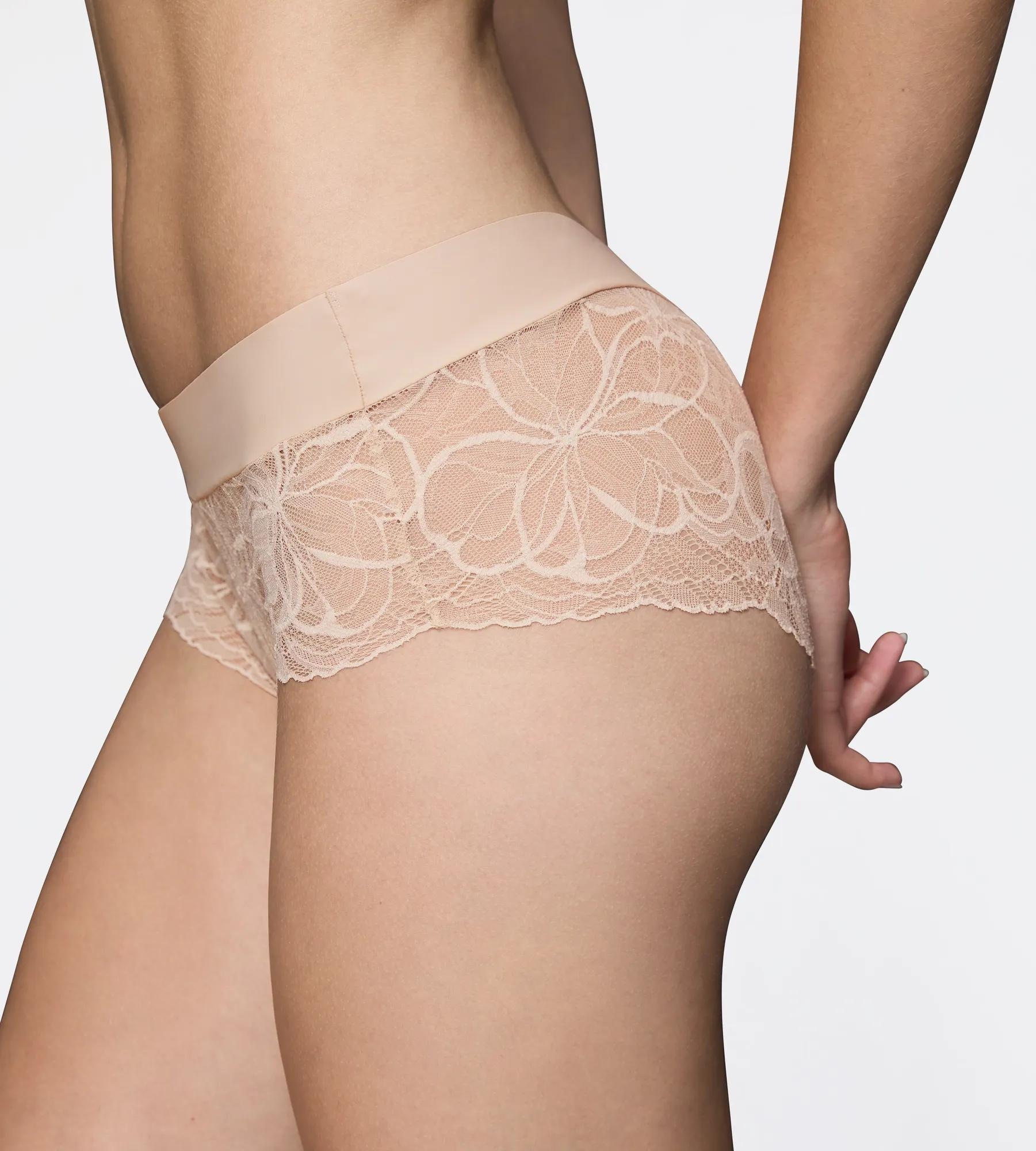 Triumph Panty »Body Make-Up Illusion Lace« florale Stretch-Spitze, glatter Bund, Mikrofaser, nahtlos