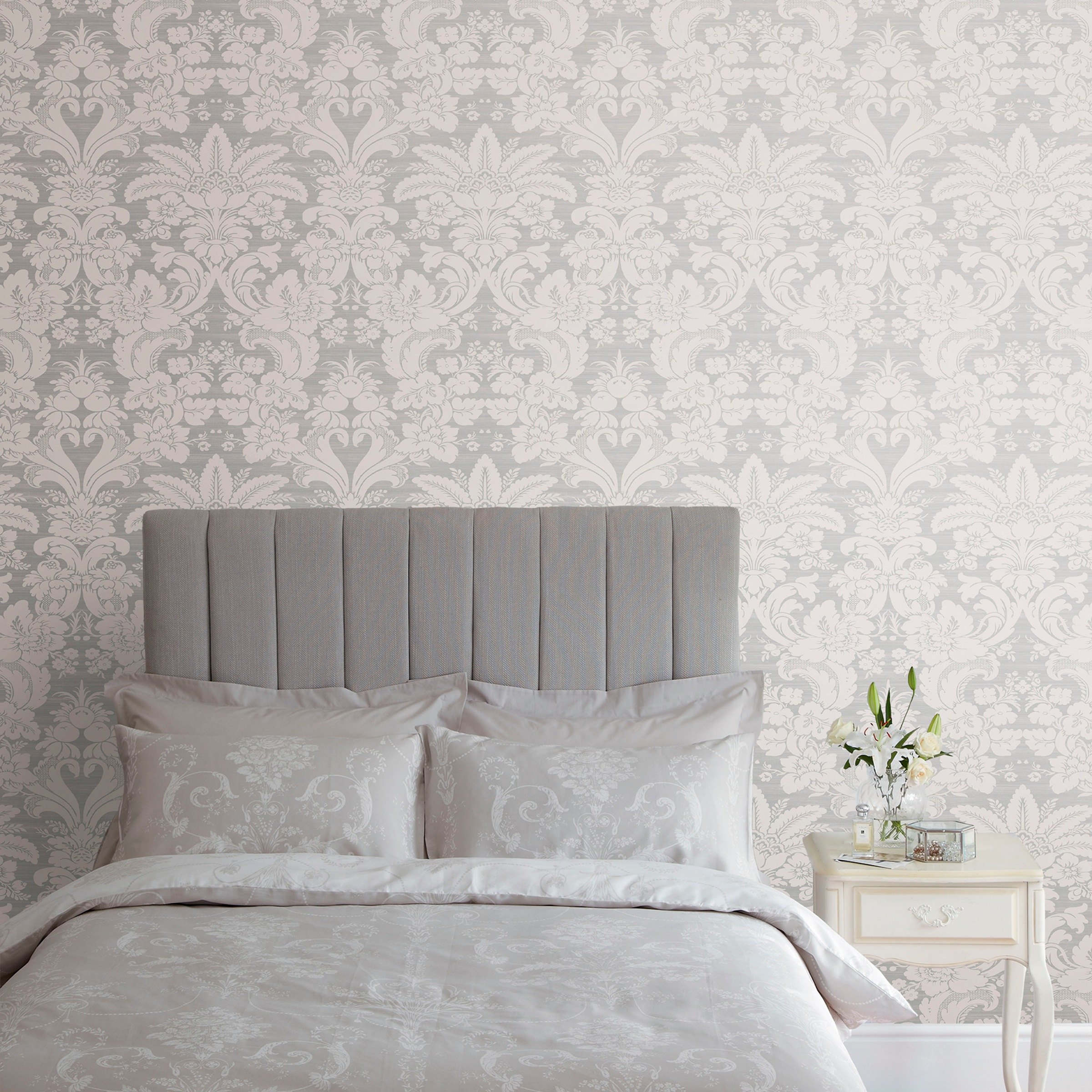 LAURA ASHLEY Vliestapete »Laura Ashley Martigues Moonbeam Vliestapete«, Barock, Laura Ashley Martigues Moonbeam Vliestapete
