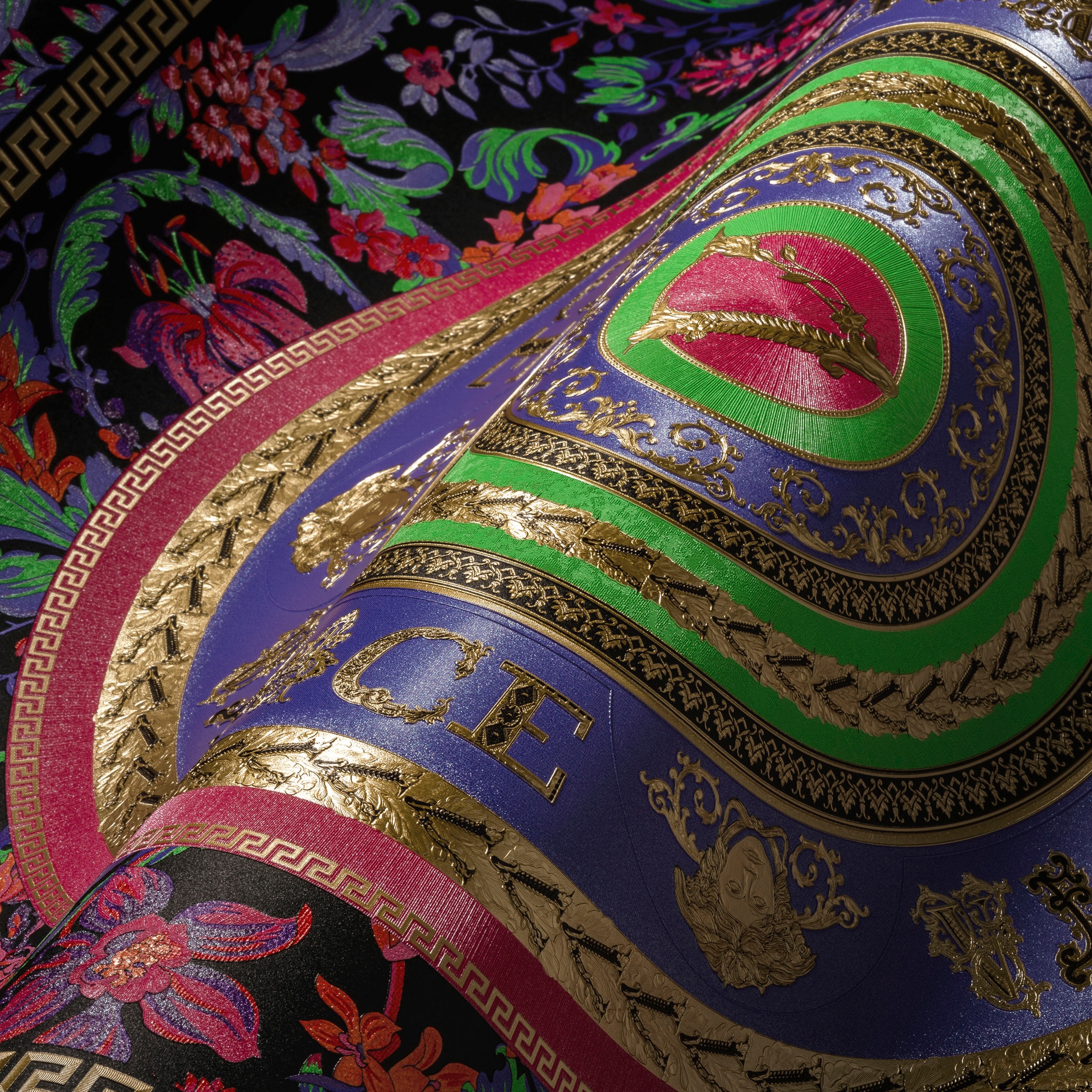 Versace Vliestapete »Wallpaper Versace 5 Floral Design«, leicht glänzend-gemustert-abstrakt, Designertapete auffallende Fliesen-Tapete Tapeten Wohnzimmer modern