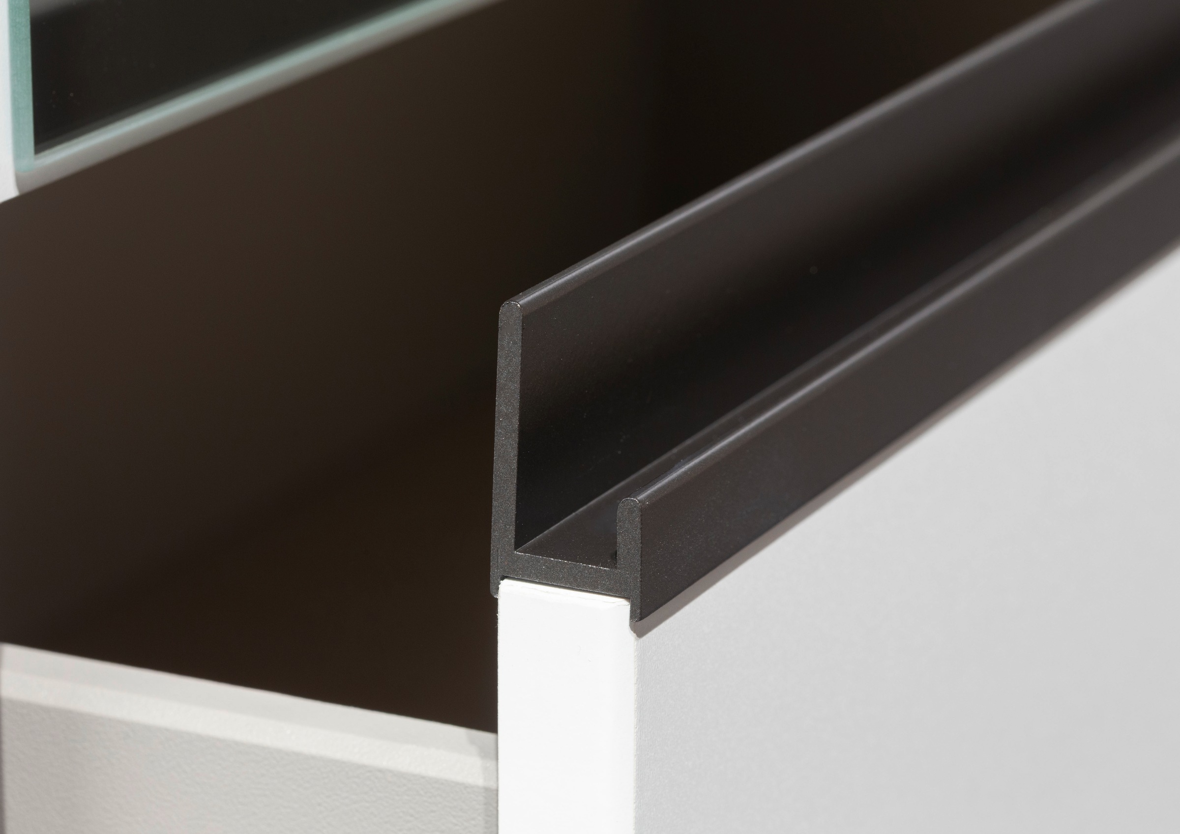 rauch Drehtürenschrank »Kleiderschrank Schrank Garderobe Wäscheschrank COSTA in 3 Breiten«, mit Spiegel, grifflose Front und Push-to-Open Funktion MADE IN GERMANY
