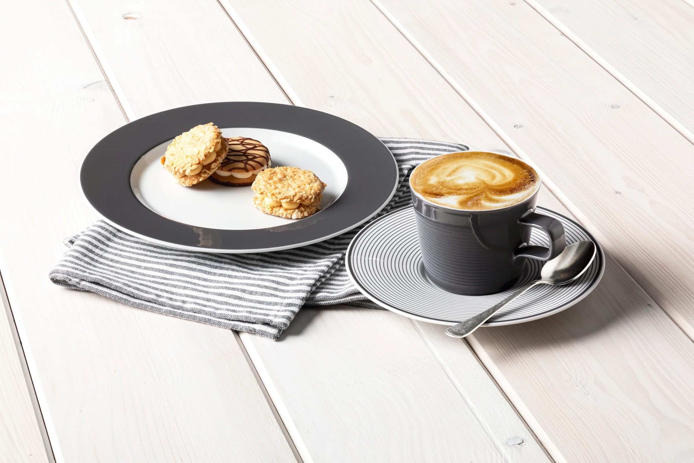 Seltmann Weiden Kaffeeservice »Geschirr-Set, Service No Limits Moments«, (Set, 18 tlg., 6 Kaffeetassen, 6 Kombi-Untertassen, 6 Frühstückteller), Tassen, Teller, Untertassen, Made in Germany, 18 Teile, für 6 Personen