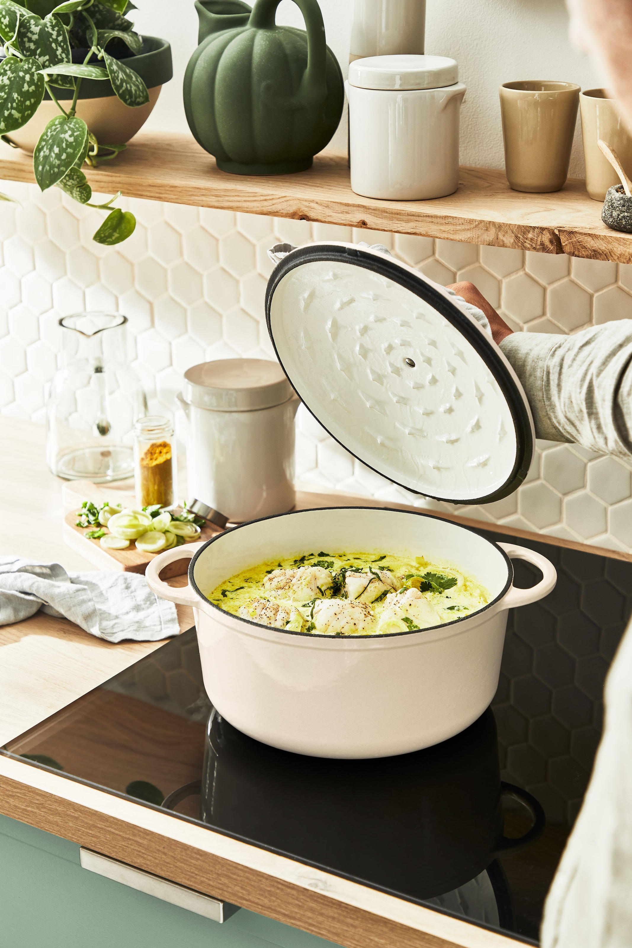 Tefal Kochtopf »LOV«, Gusseisen, (1 tlg.), umweltfreundlich, unbedenkliche Pigmente,Schongaren, Ø25 cm, Induktion