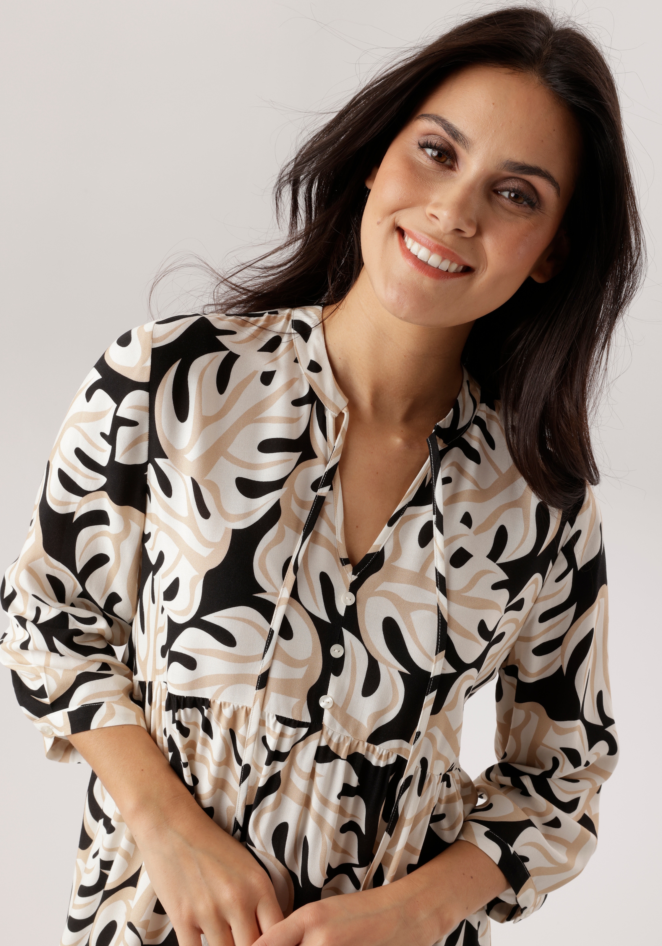 Aniston SELECTED Blusenkleid mit V-Ausschnitt und mit Bindebändern und Quasten - NEUE KOLLEKTION