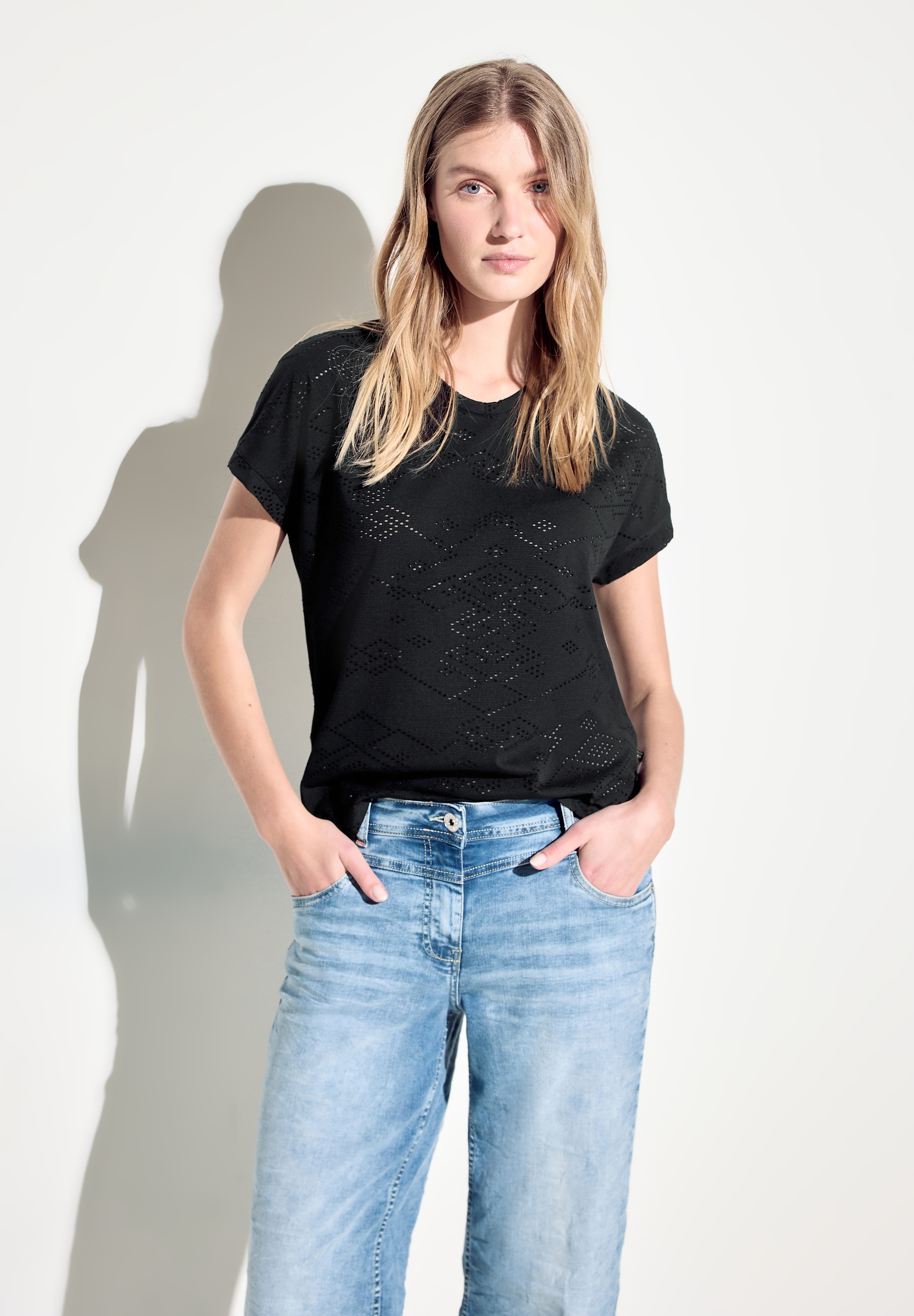 Cecil T-Shirt, mit Lochmuster in Ornamentform