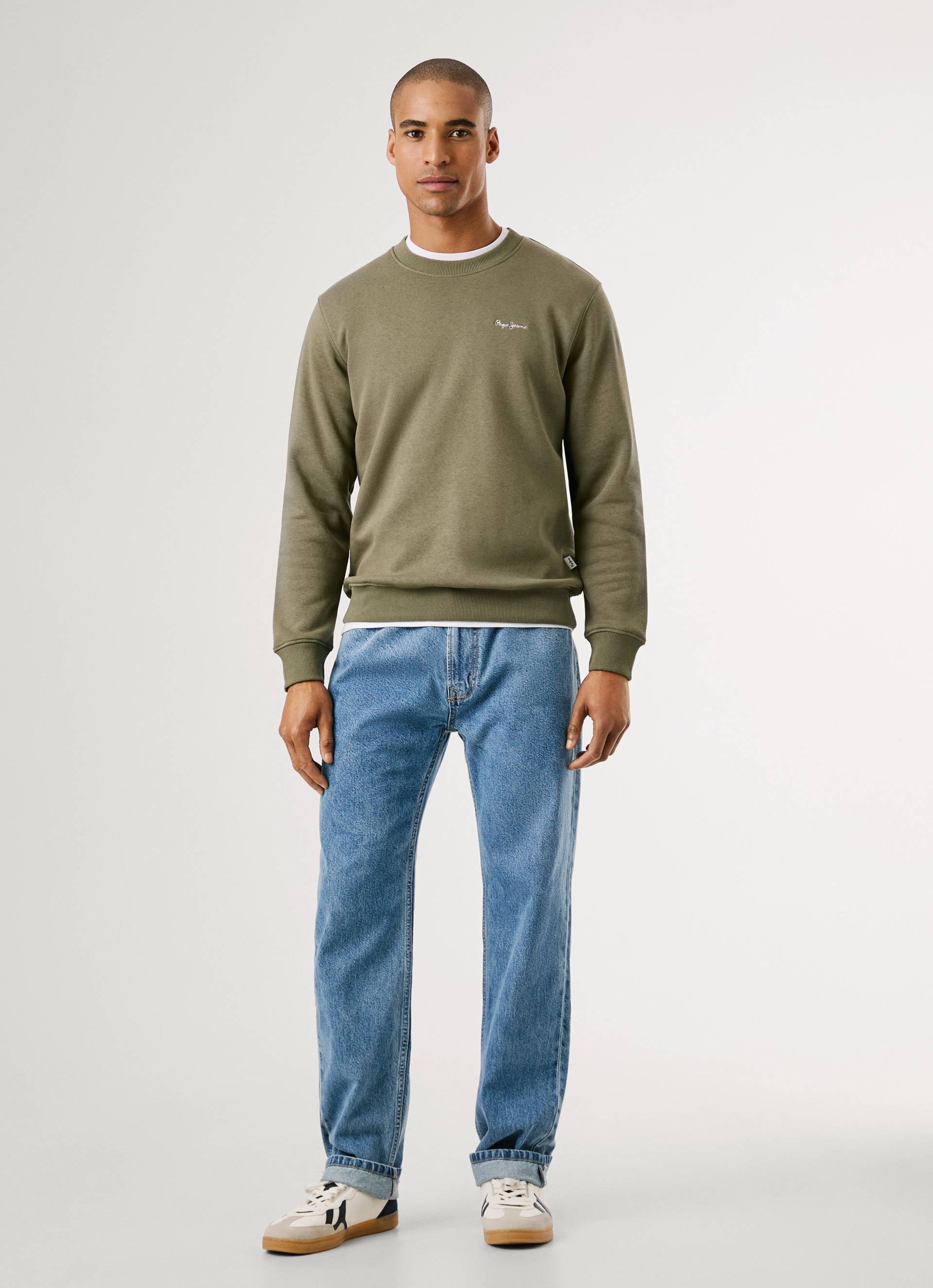Pepe Jeans Sweatshirt »MACBETH SMALL LOGO PLAIN CREW«, mit Rundhals, Label-Stitching
