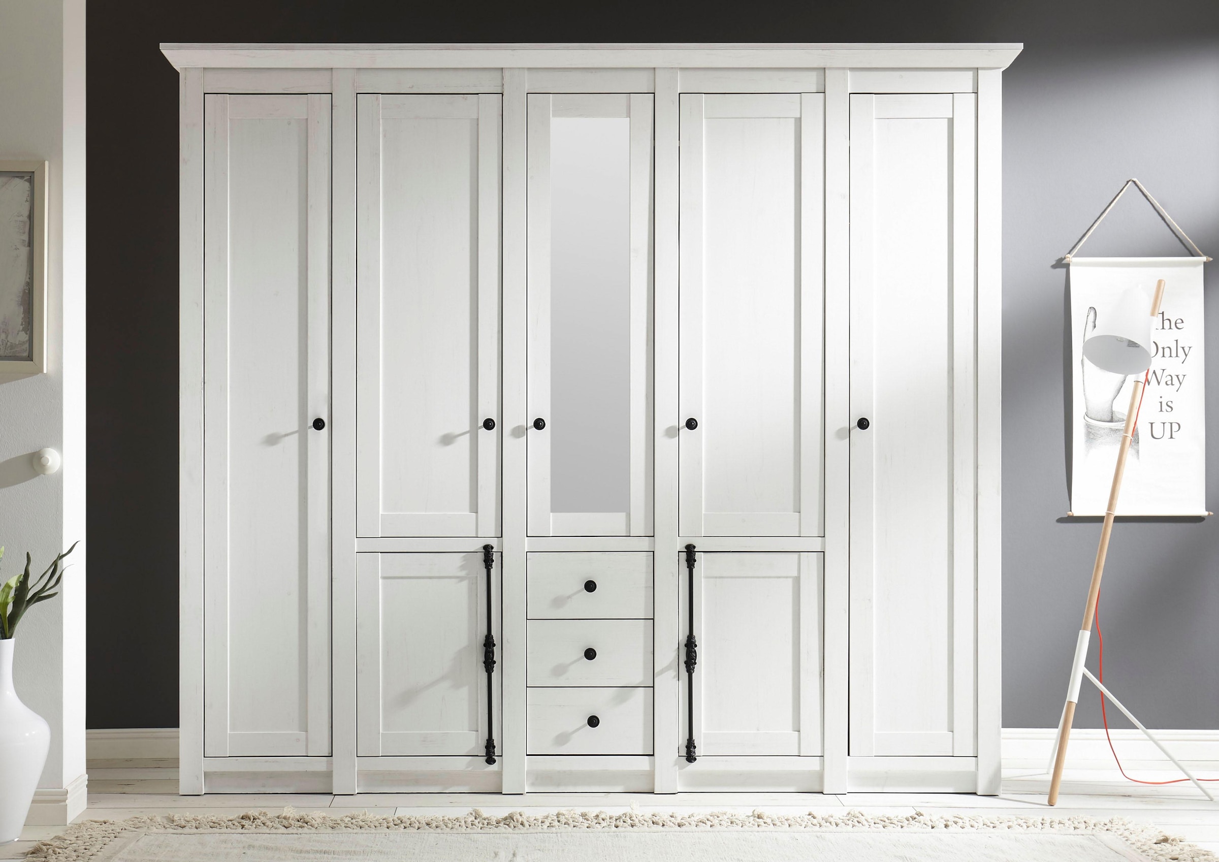 Home affaire Kleiderschrank »California Landhaus Wäscheschrank mit Spiegel, 147 oder 236cm breit«, INKLUSIVE komplette Innenausstattung, mit einzigartigen Griffen