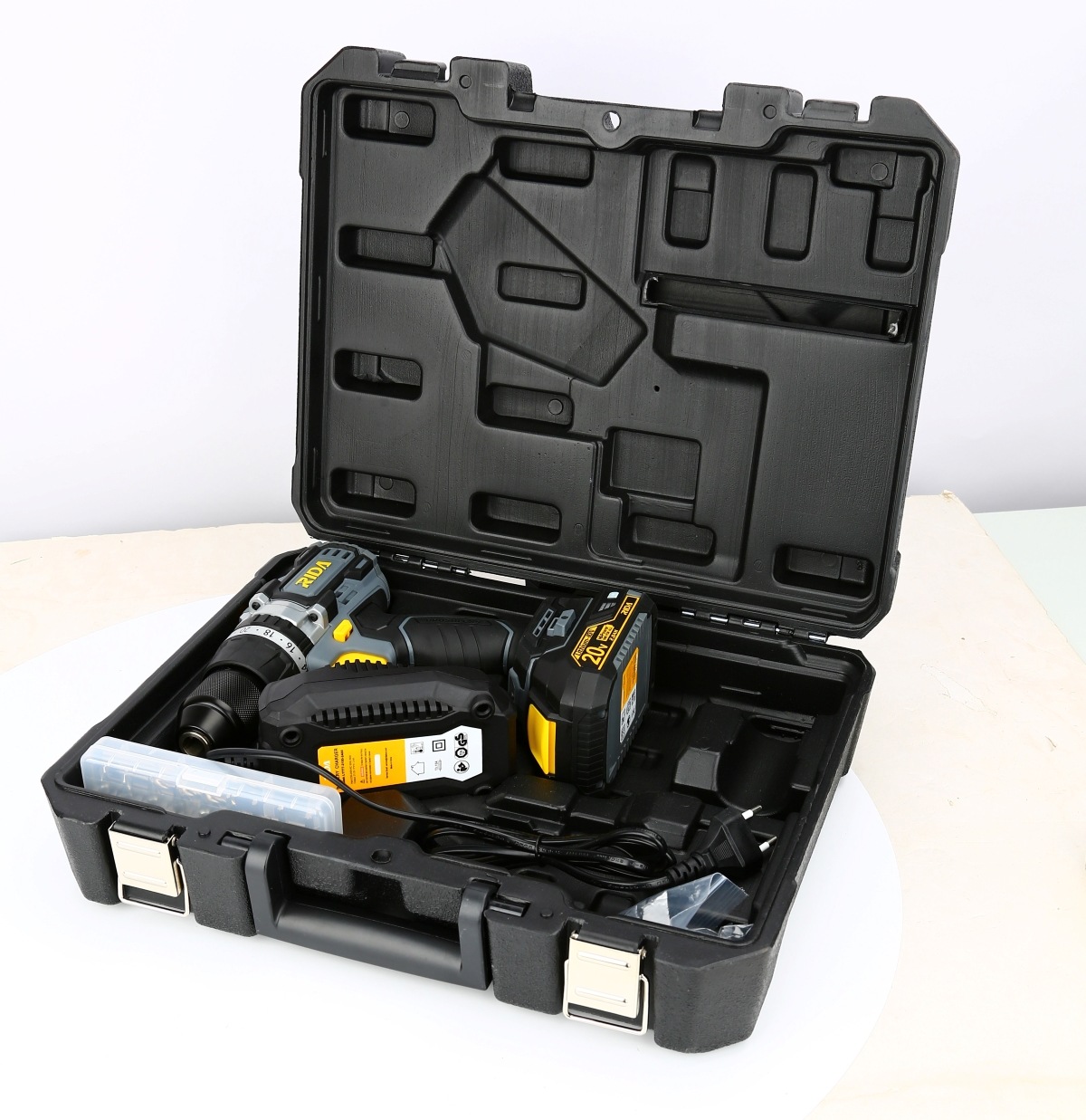 6. Bild von RIDA Akku-Schlagbohrschrauber »LCD787-9sc (bürstenlos) 20V«, (2,0Ah Akku, Netzteil, Transport-Box, Bit-& -Bohrer-Set)