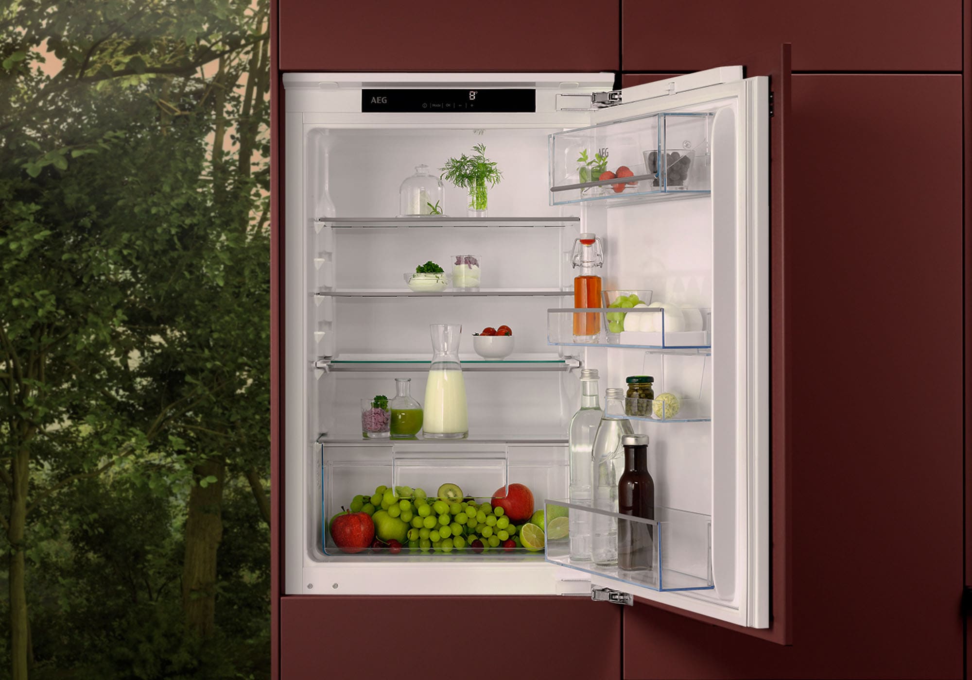 AEG Einbaukühlschrank Serie 5000 »TSK5O88WDF« 87,3 cm hoch 55,6 cm breit 137 L, variable Glasablagen bis zu 25 kg belastbar, Touch, Festtür