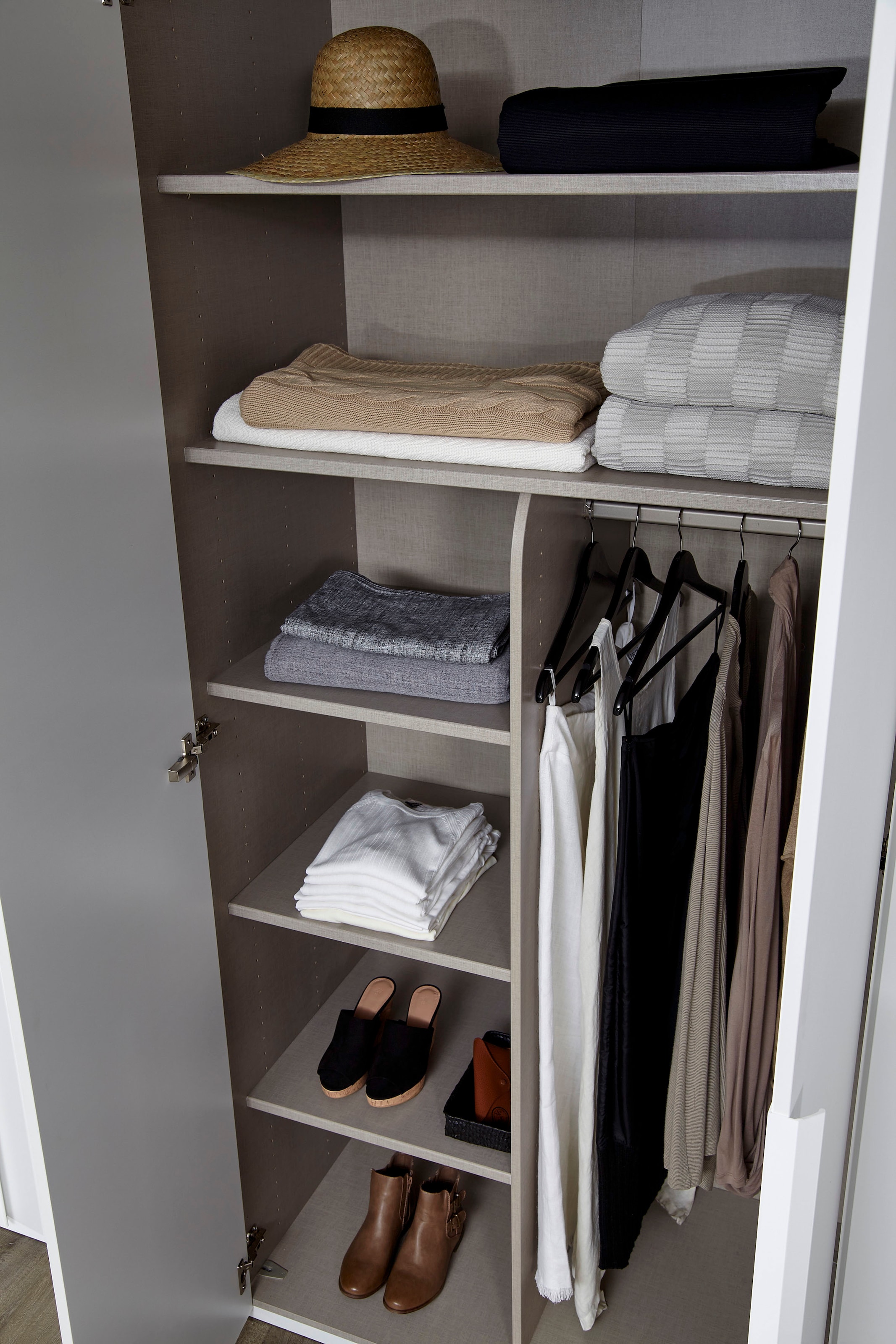 rauch Drehtürenschrank »Purisma« Kleiderschrank Schlafzimmerschrank Schrank, mit umfangreicher Innenausstattung