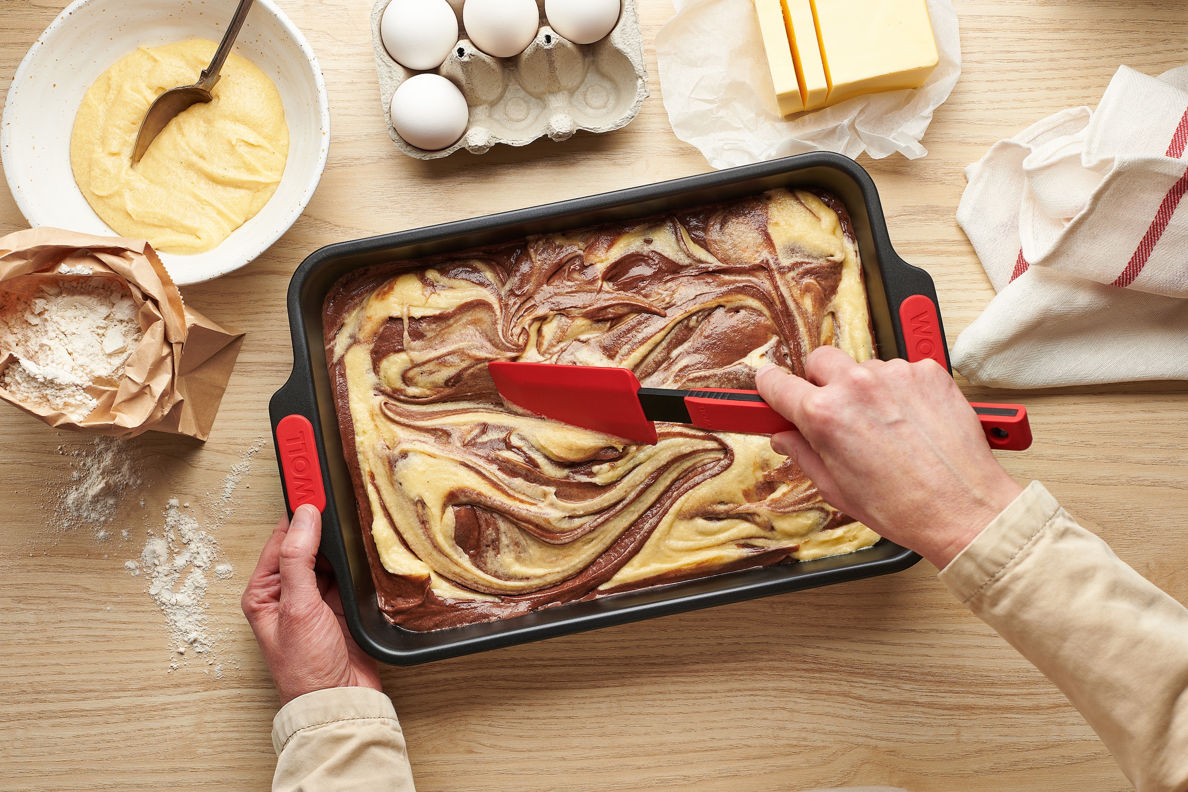 WOLL Auflaufform »Let's Bake!« Stahl 2 Stk. tlg. mit Antihaftversiegelung und integrierten Silikongriffen