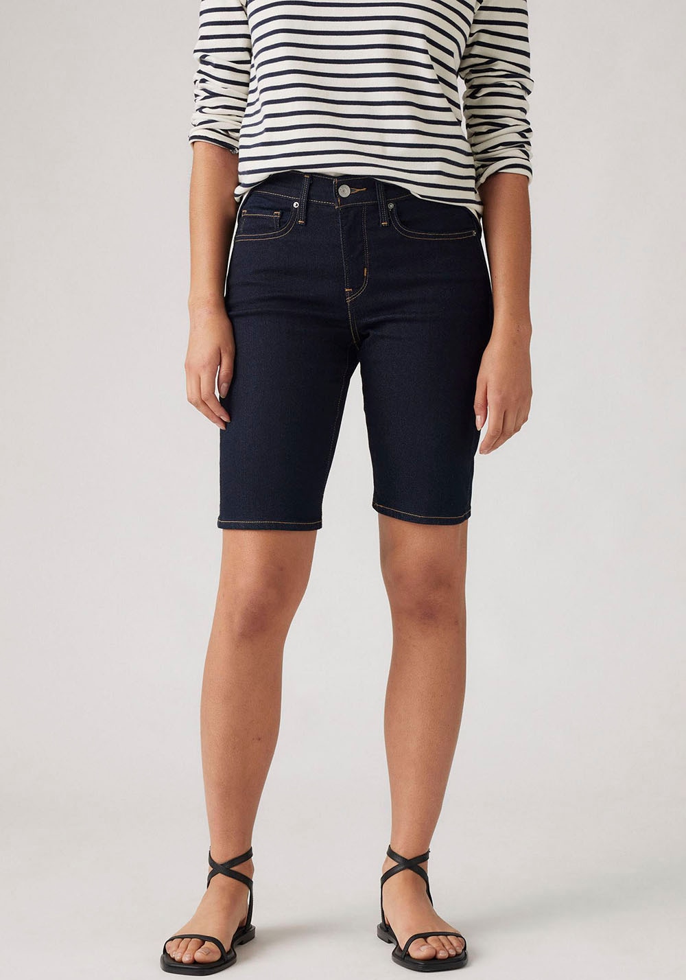 Levi's® Shorts »SHAPING BERMUDA«  Sommerhose im Five-Pocket Style