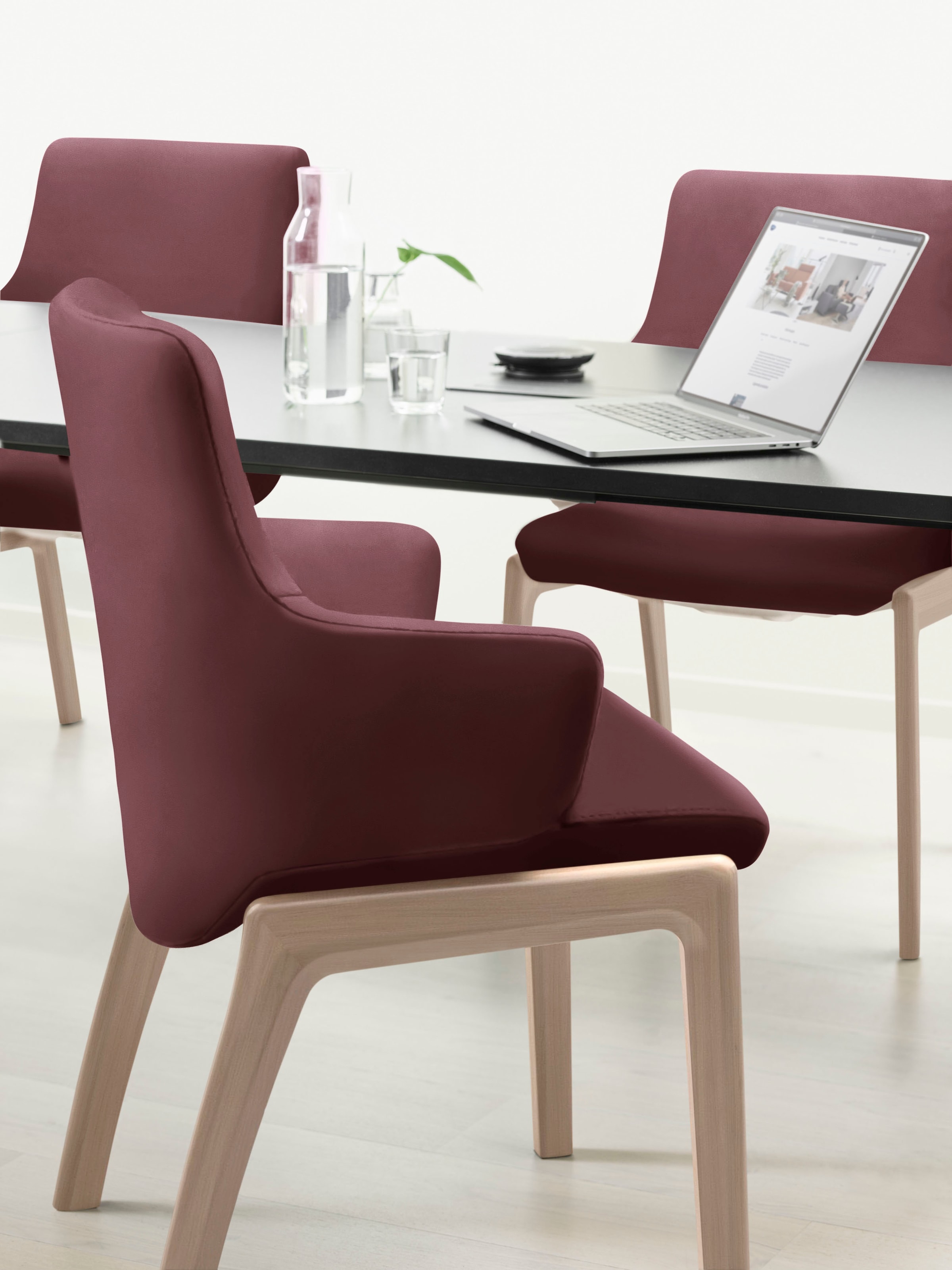 Stressless® Polsterstuhl »Laurel«, Leder BATICK, Low Back mit Armlehne, Größe L, mit abgerundeten Beinen in Schwarz