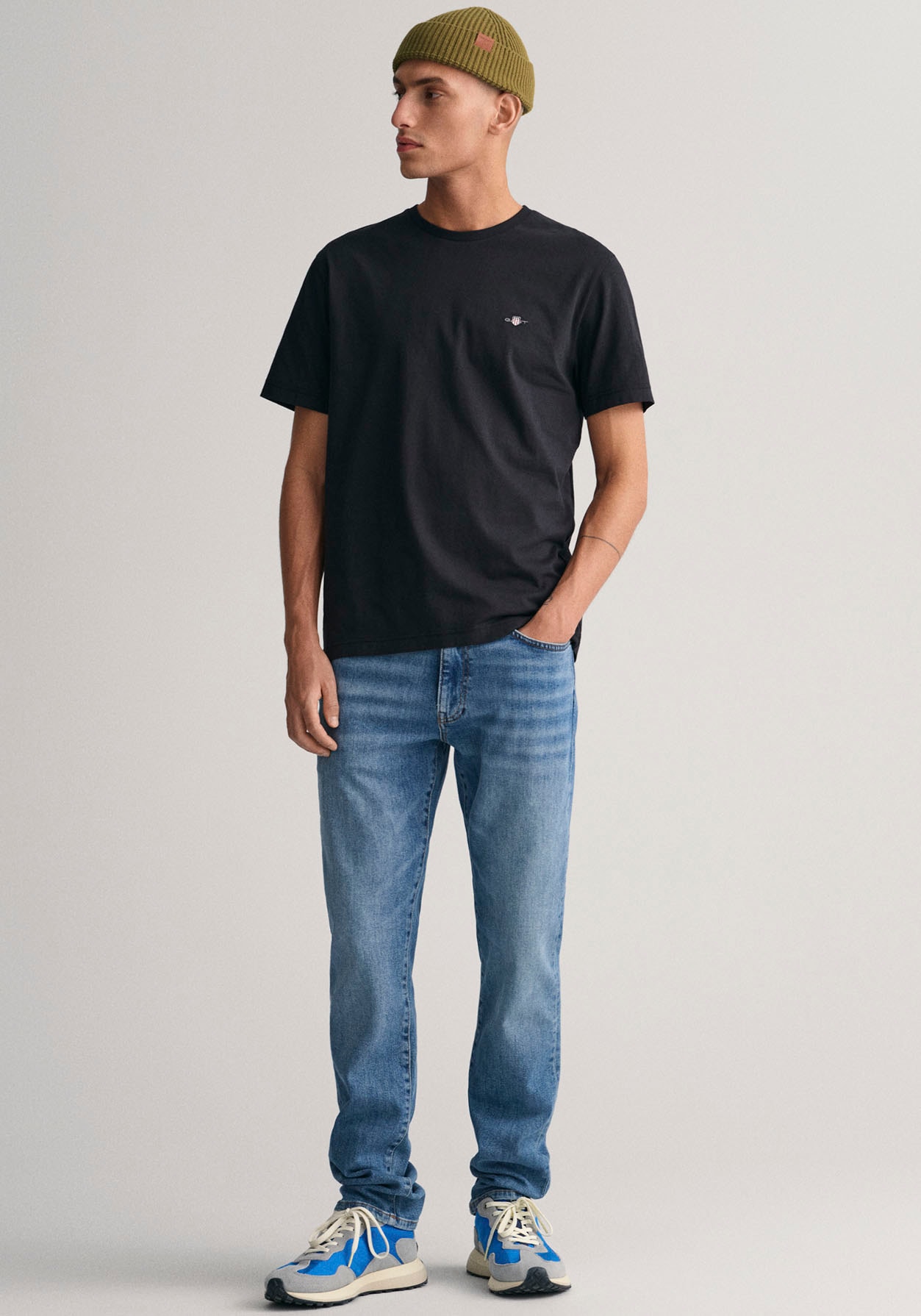 Gant T-Shirt »REG SHIELD SS T-SHIRT«, mit Logostickerei auf der Brust  online bestellen