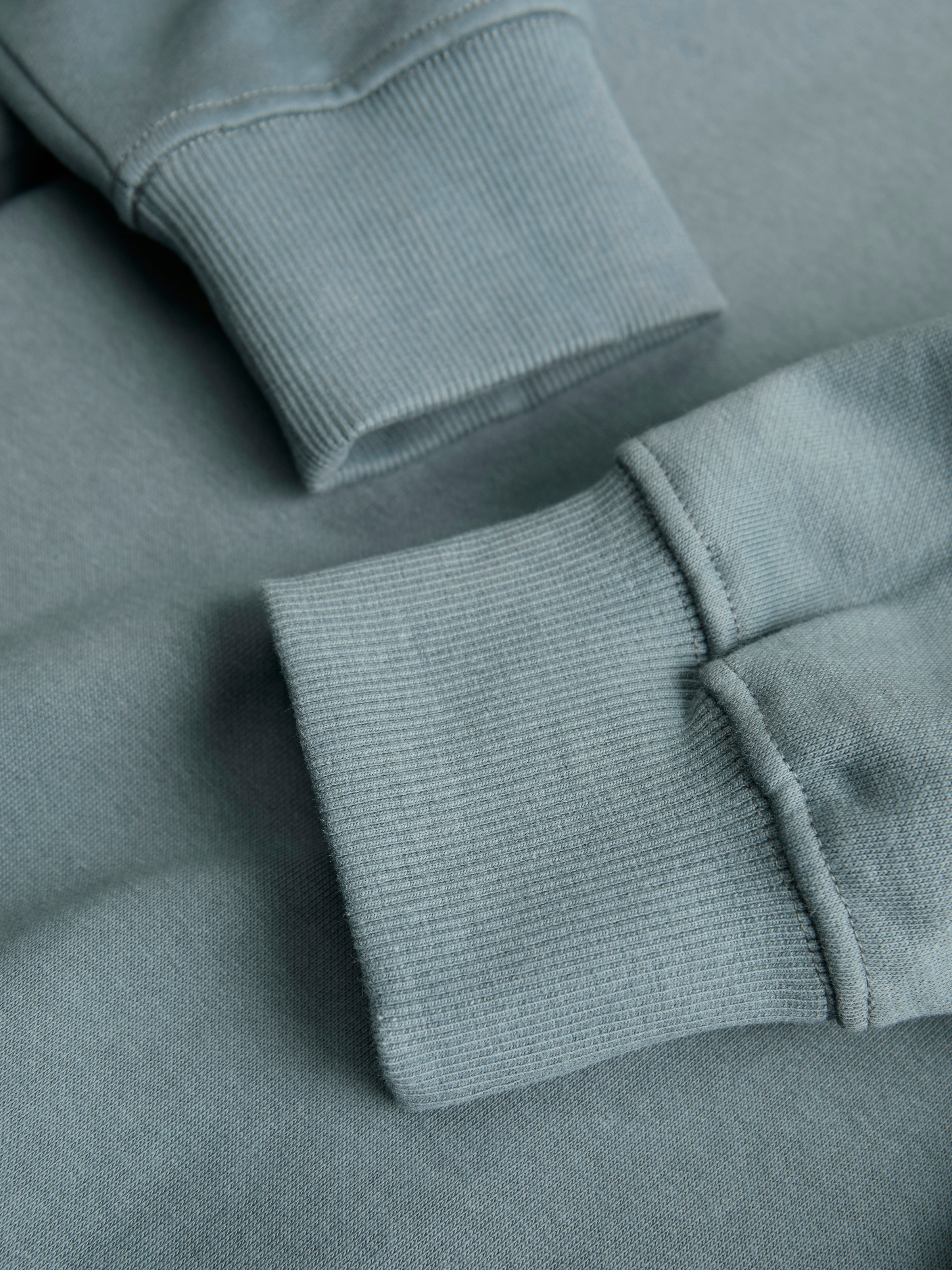 Jack & Jones Sweatshirt »JJEURBAN EDGE SWEAT CREW NECK NOOS«, mit Rippbündchen
