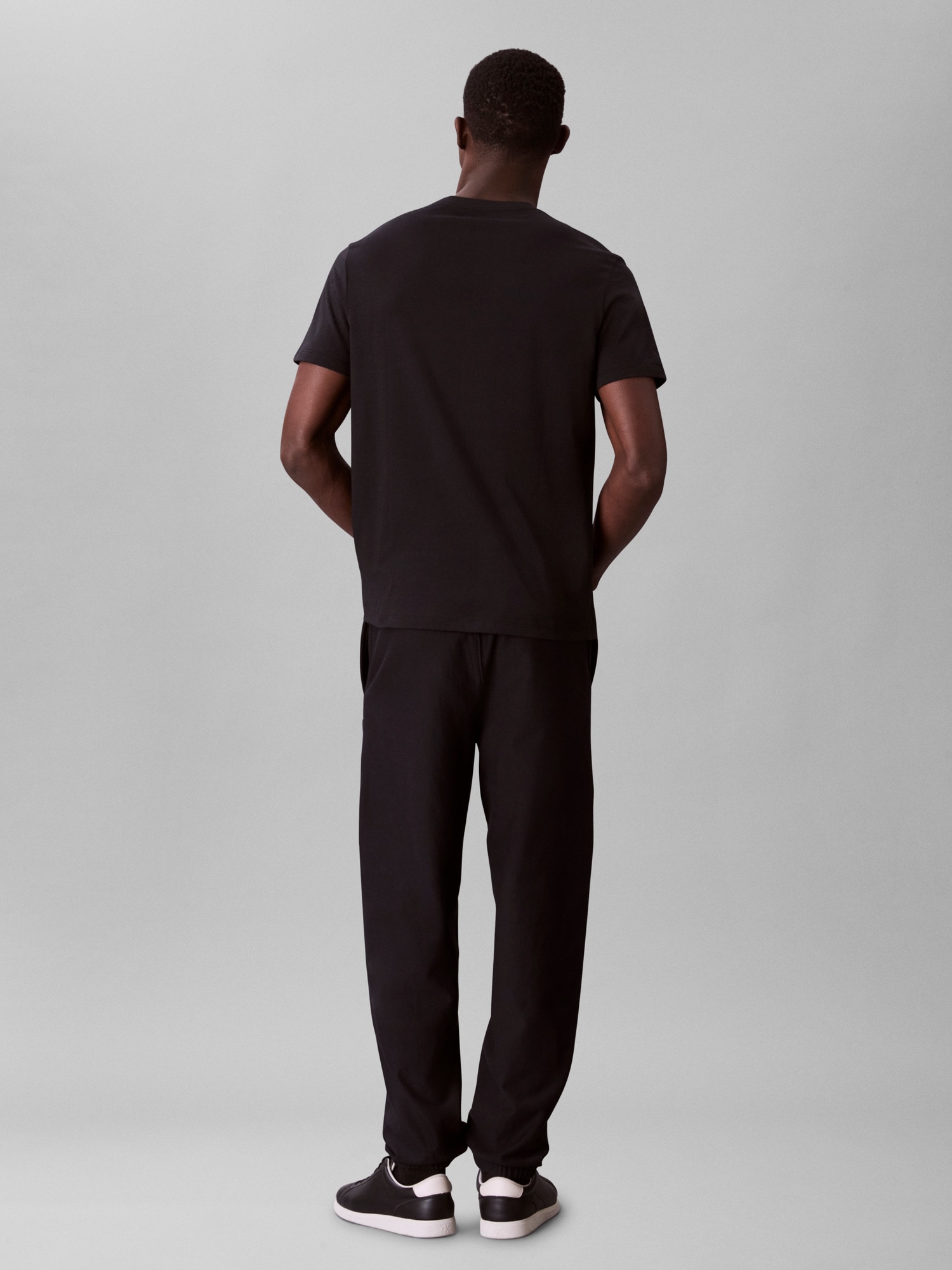Calvin Klein Jeans T-Shirt »SS GRDNT MNGRM E LG«, Mit Rundhalsausschnitt
