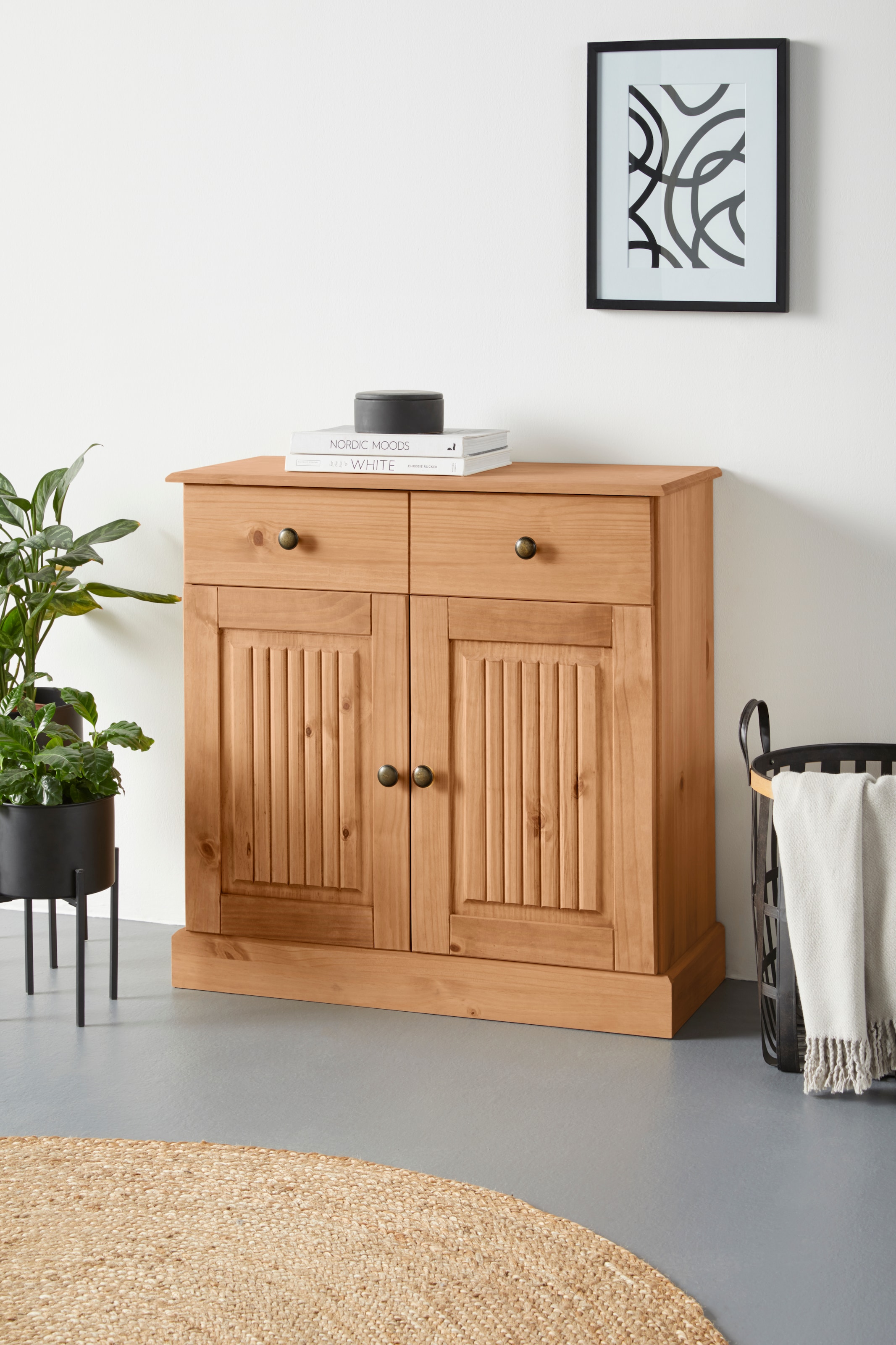 Home affaire Sideboard »Liotta«, Kommode mit verstellbaren Einlegeboden, massives Kiefernholz