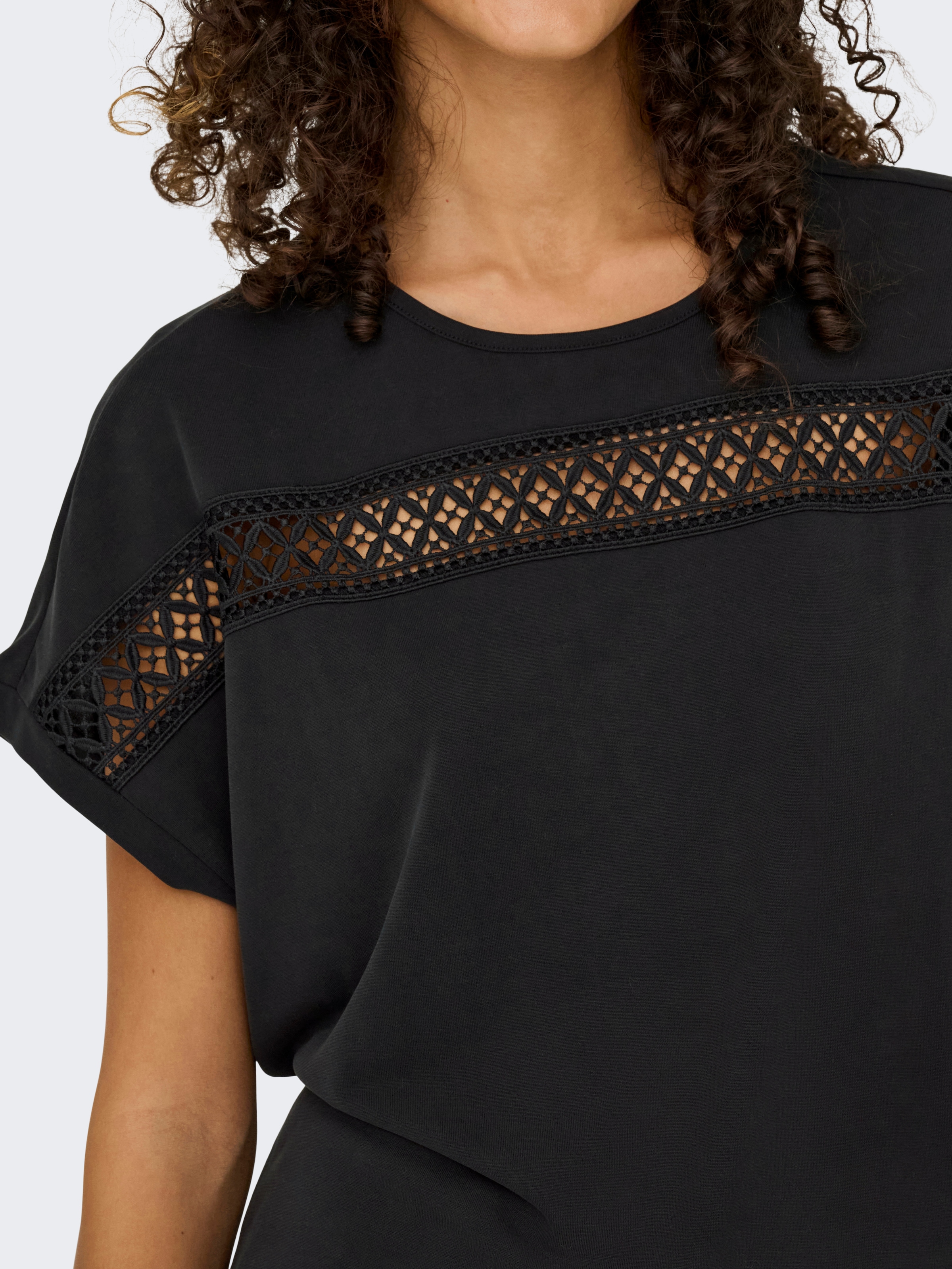 ONLY Kurzarmshirt »ONLFREE LIFE S/S LACE PANEL TOP JRS«