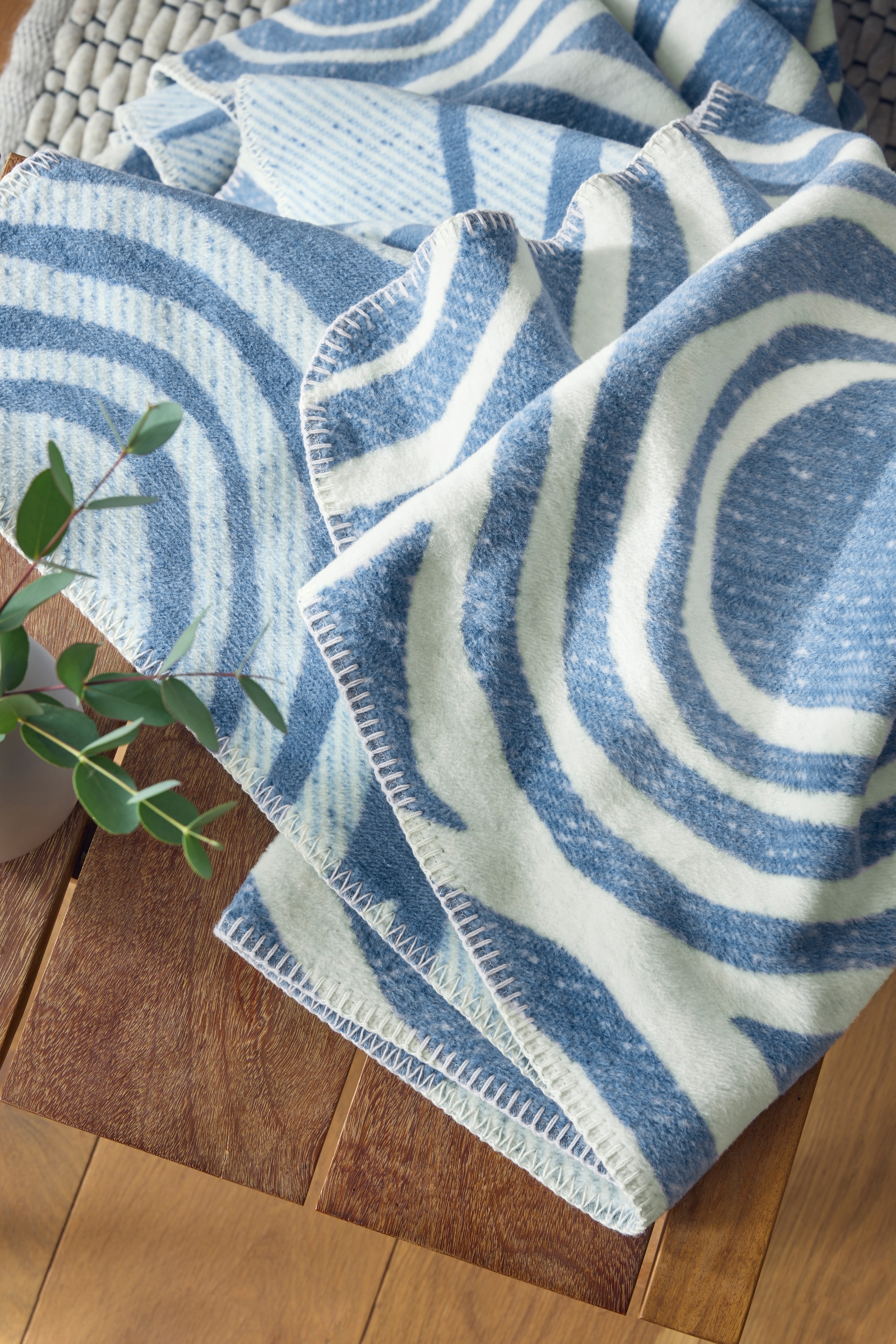 IBENA Wohndecke »Asmara« im organischen Design