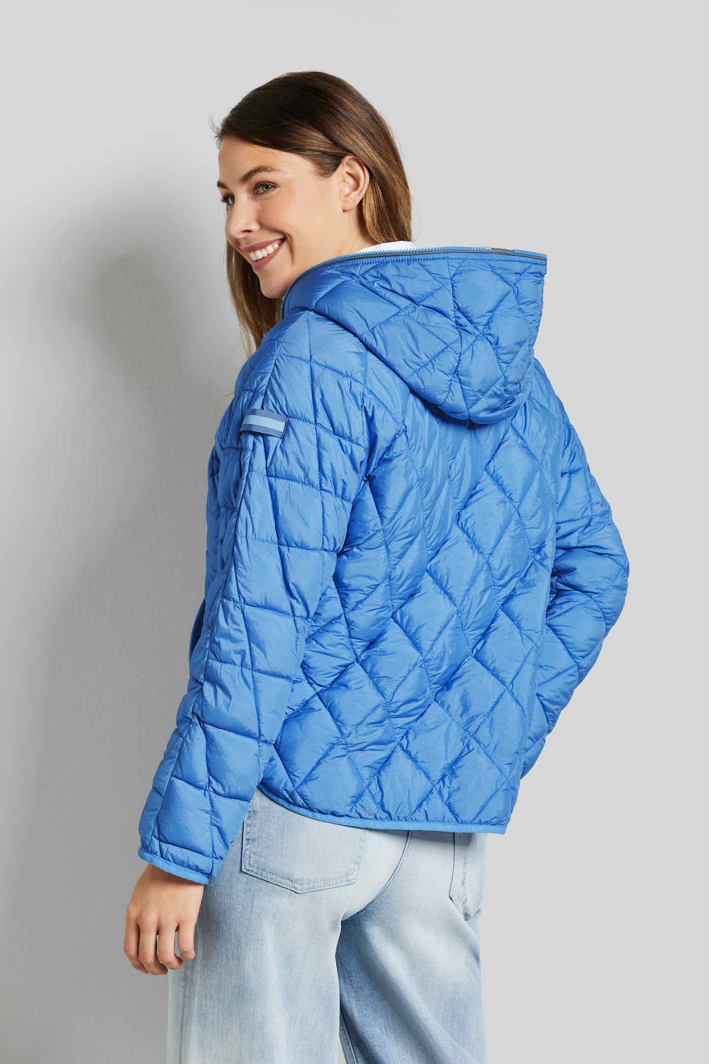 bugatti Steppjacke, mit Kapuze, aus schimmerndem Nylon